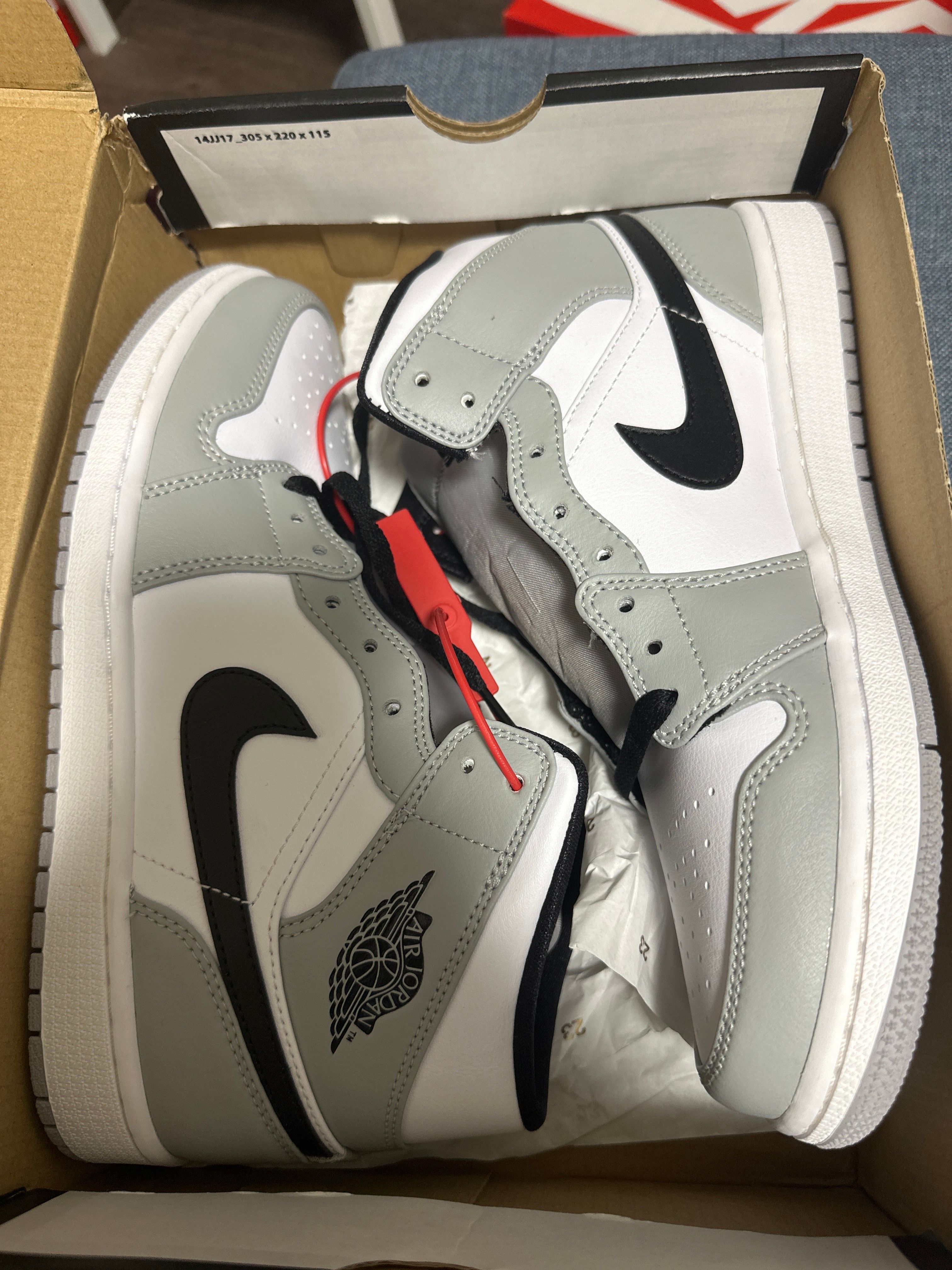 Nike Air Jordan 1 Mid "Light Smoke Grey/White/Black"