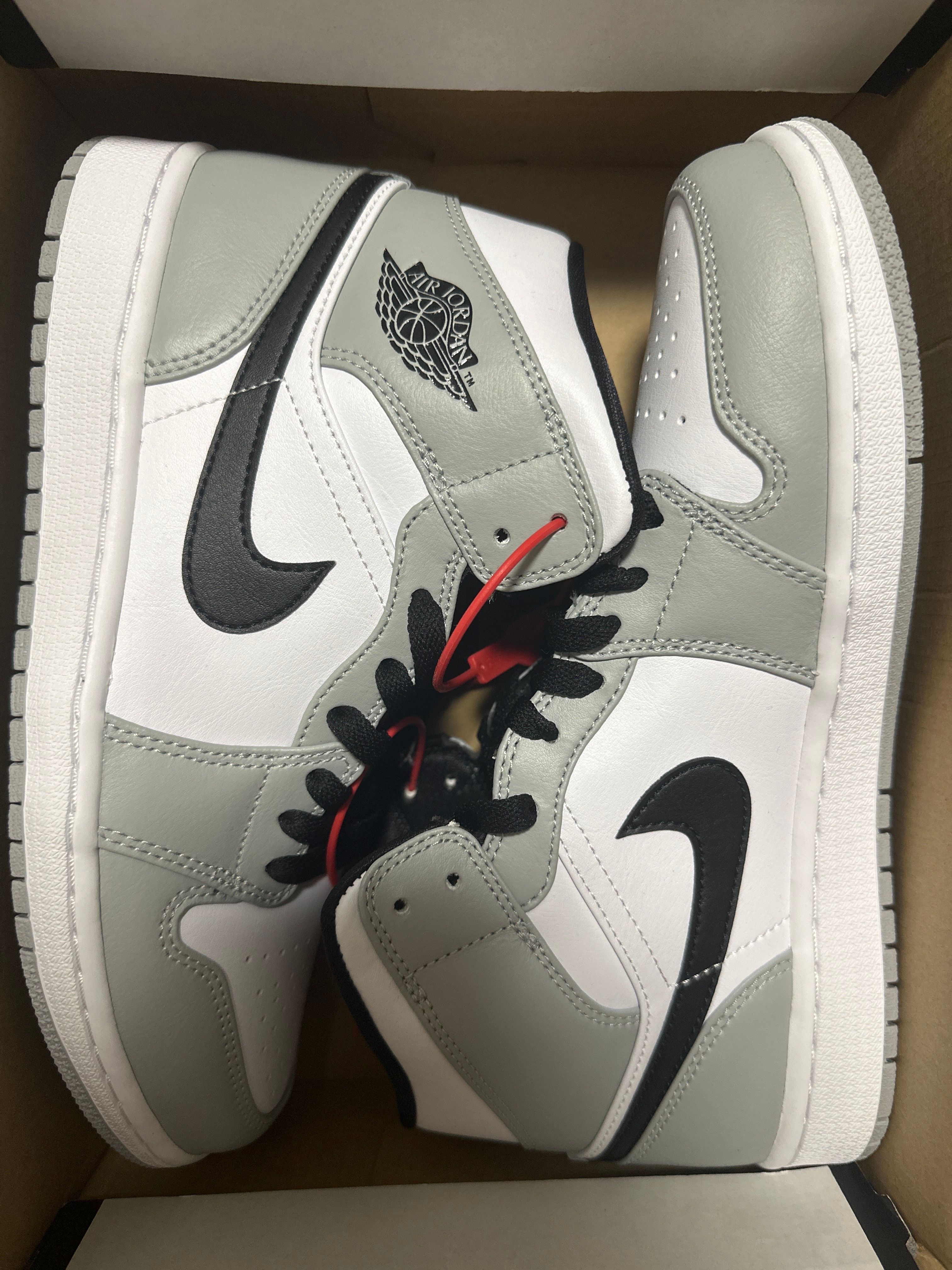 Nike Air Jordan 1 Mid "Light Smoke Grey/White/Black"