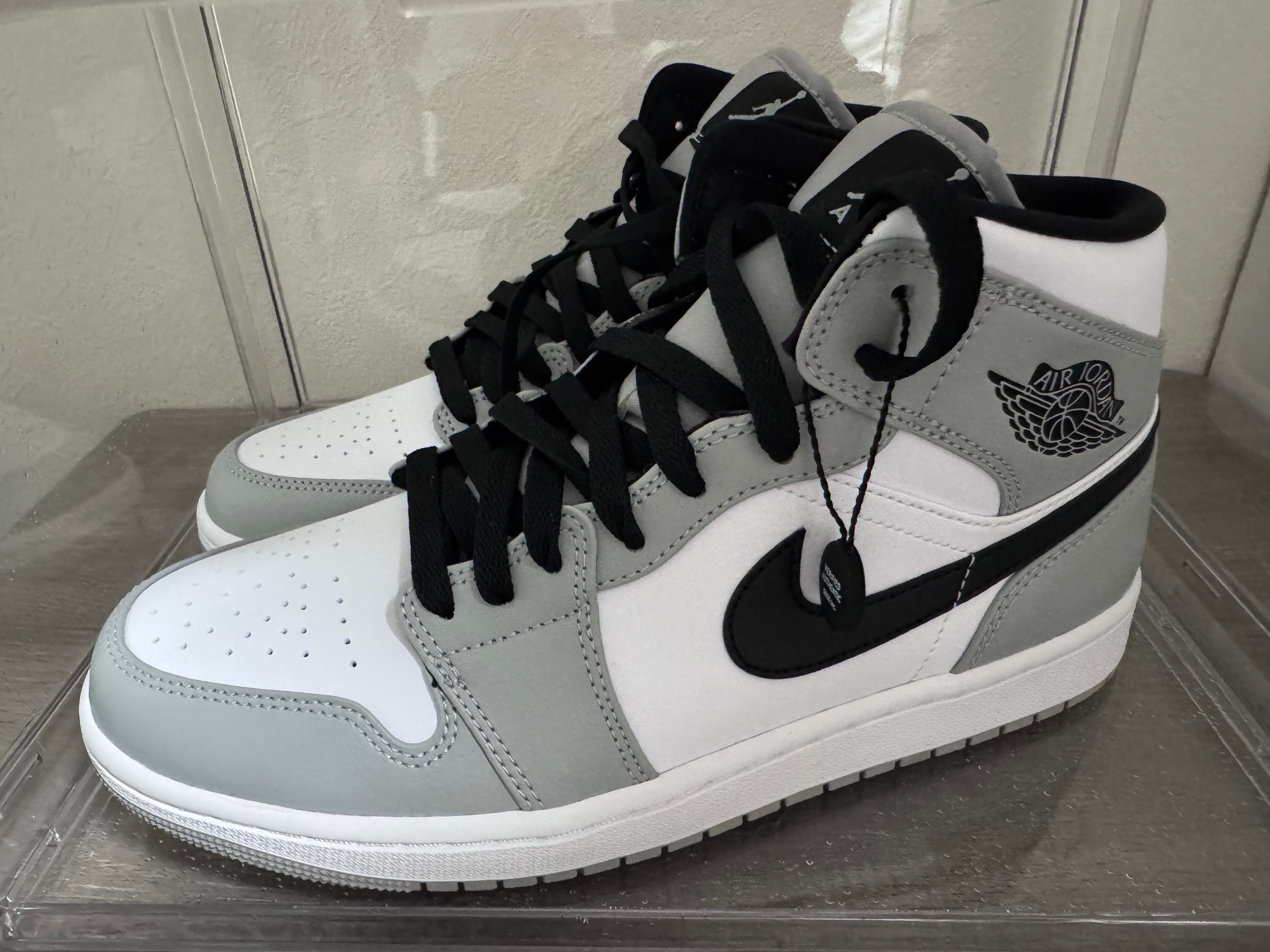 Nike Air Jordan 1 Mid "Light Smoke Grey/White/Black"