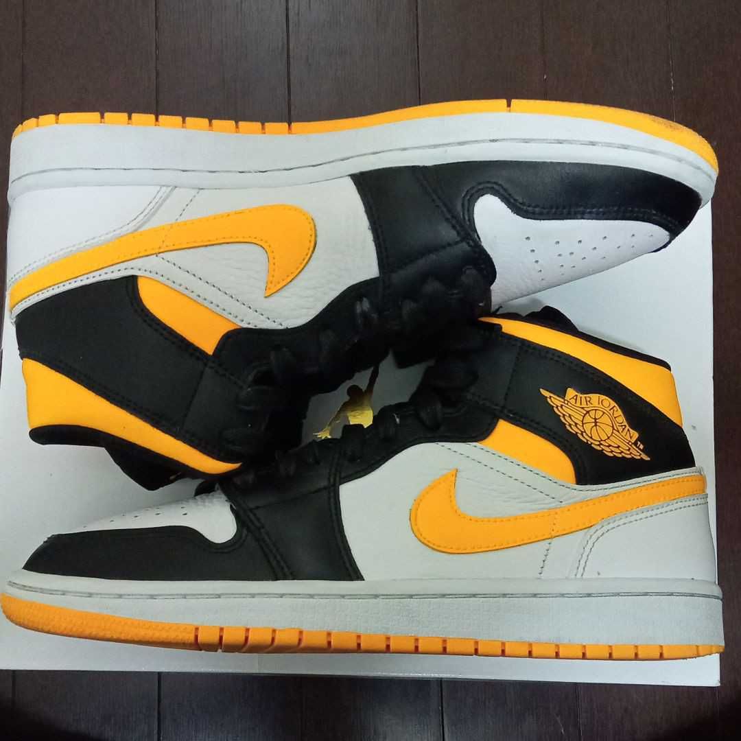 Nike Women's Air Jordan 1 Mid SE "Laser Orange Black"      