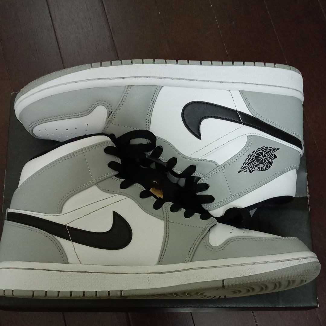 Nike Air Jordan 1 Mid "Light Smoke Grey/White/Black"