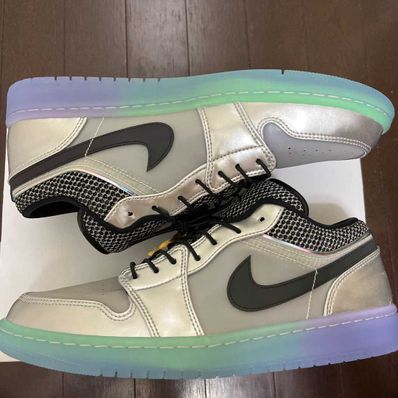 Nike Women's Jordan 1 Low Toggle "Silver"