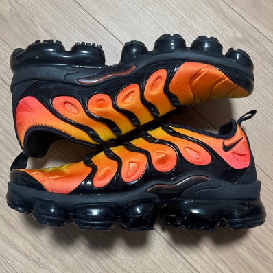 Nike Air Vapormax Plus "Black/Total Orange"