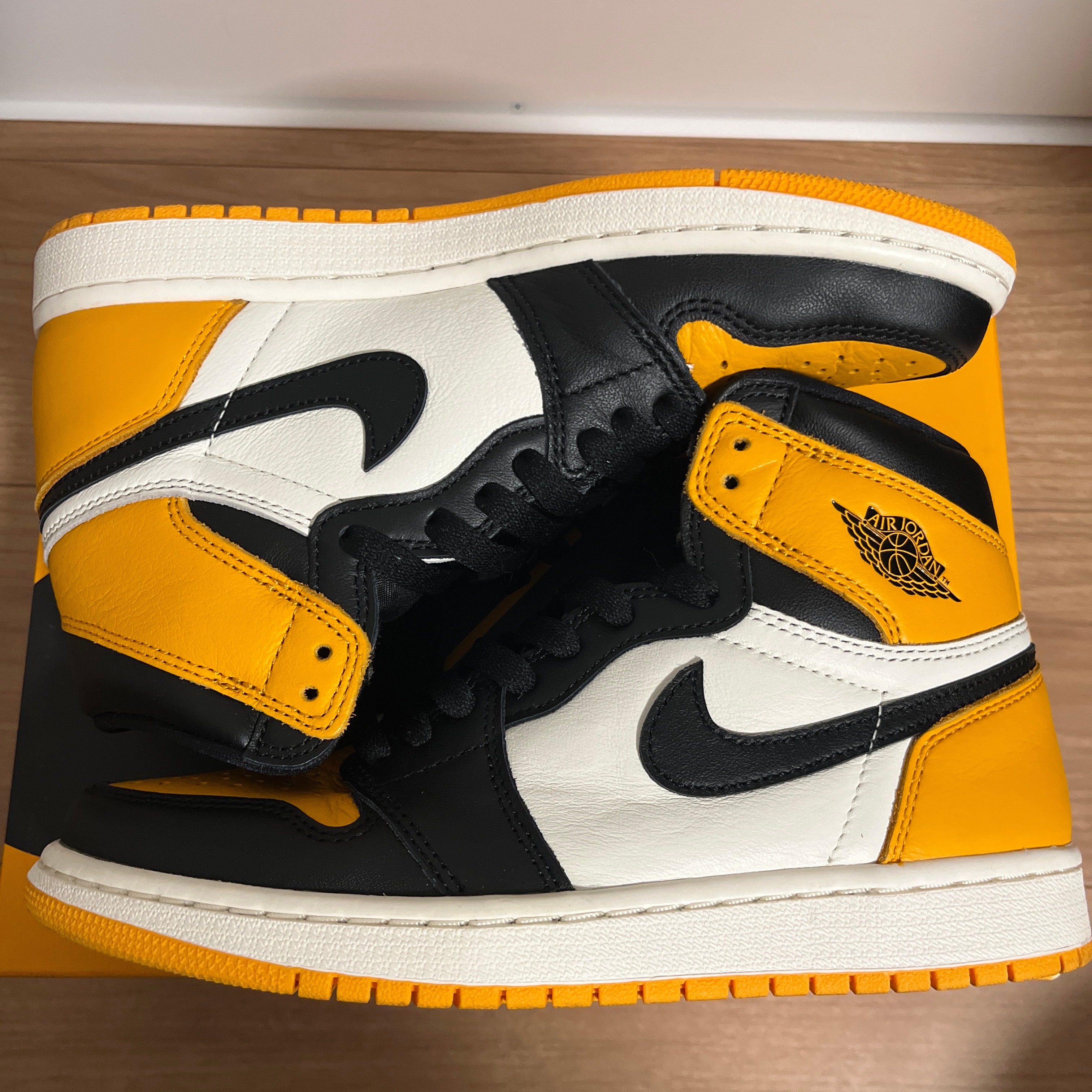 Nike Air Jordan 1 Retro High OG "Taxi"