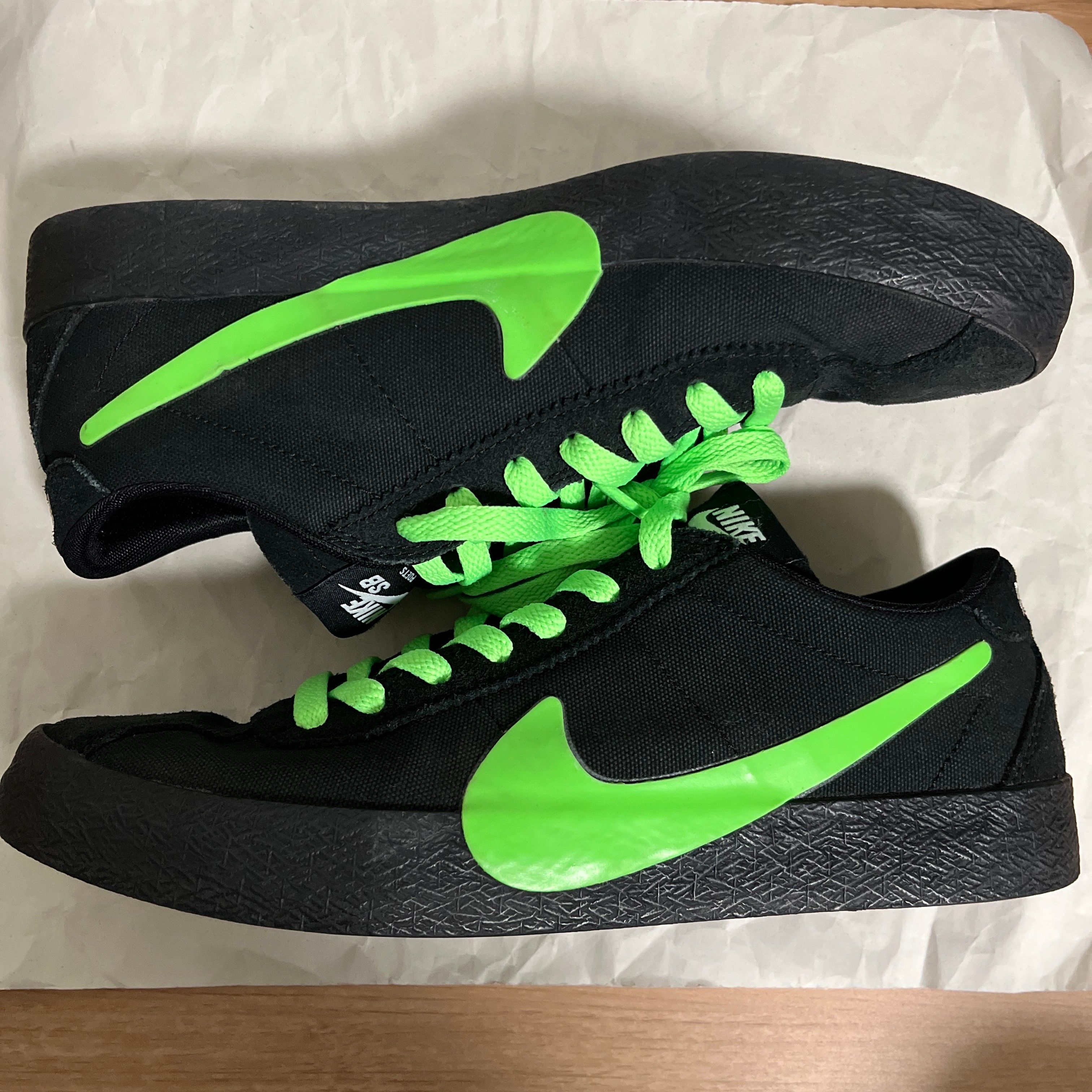 Poets × Nike SB Bruin QS 