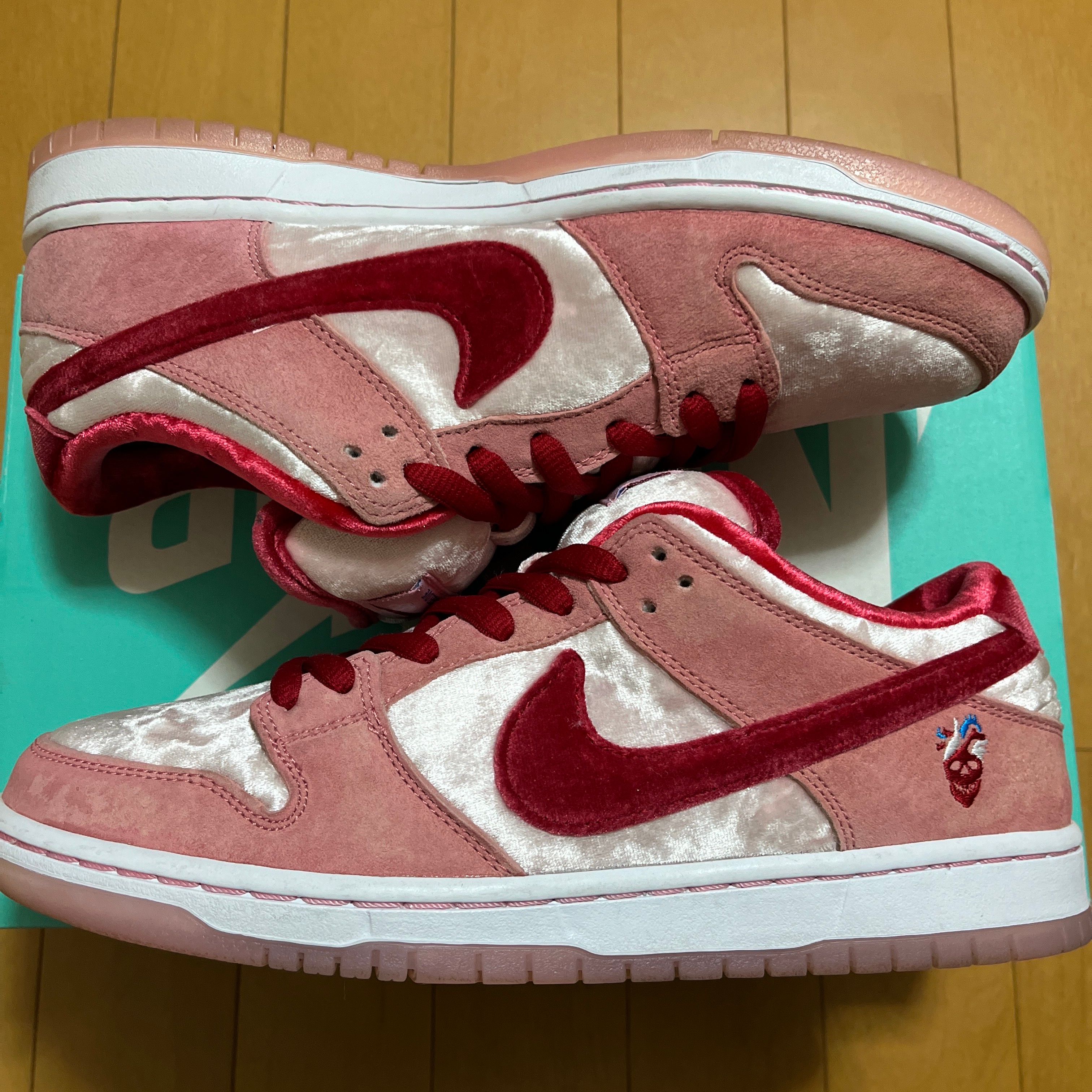 Strangelove × Nike SB Dunk Low "Valentine’s Day"