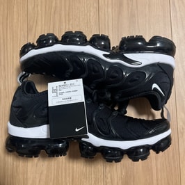 ナイキ エア ヴェイパーマックス プラス "オーバーブランディングブラック"