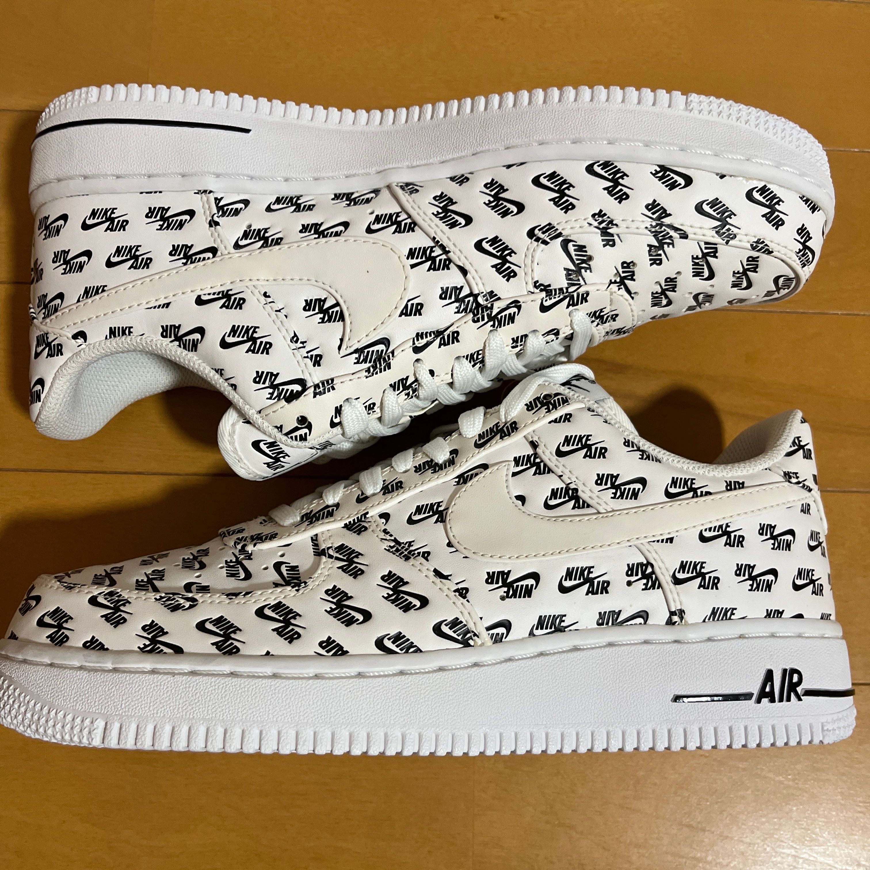 ナイキ エアフォース1 ロー "オールオーバーロゴホワイト"