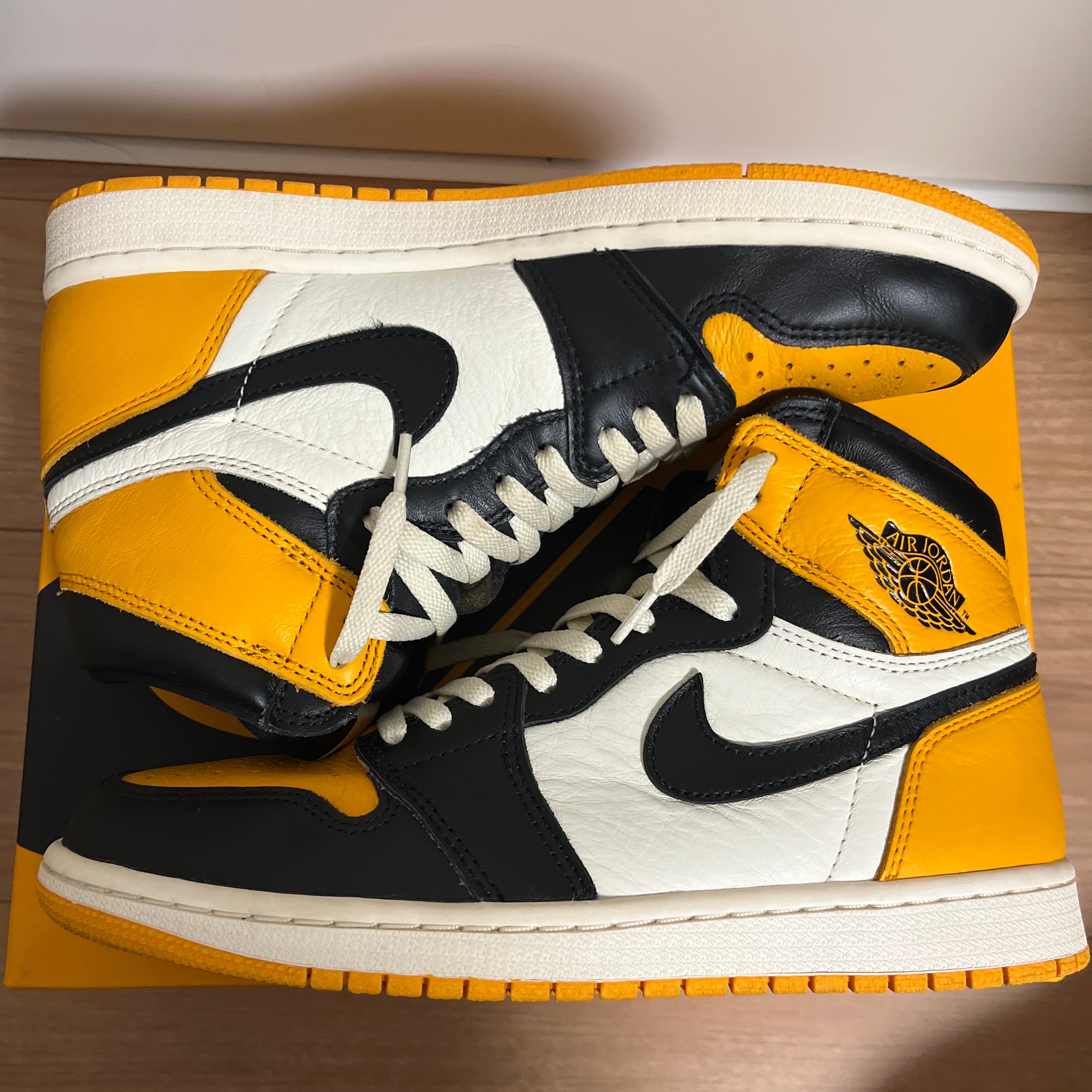 Nike Air Jordan 1 Retro High OG "Taxi"