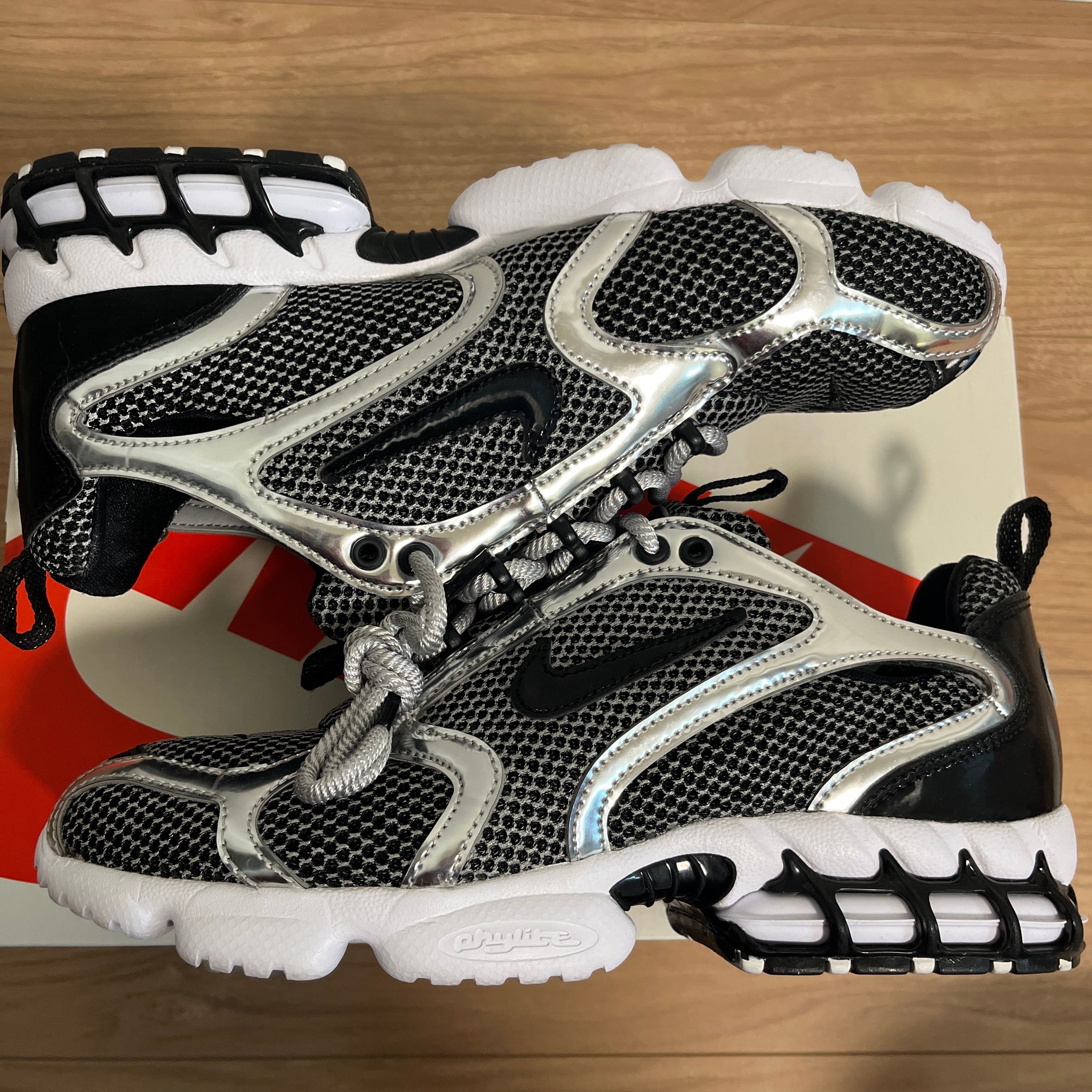 STUSSY × NIKE AIR ZOOM SPIRIDON CAGED "PURE PLATINUM/BLACK-WHITE"