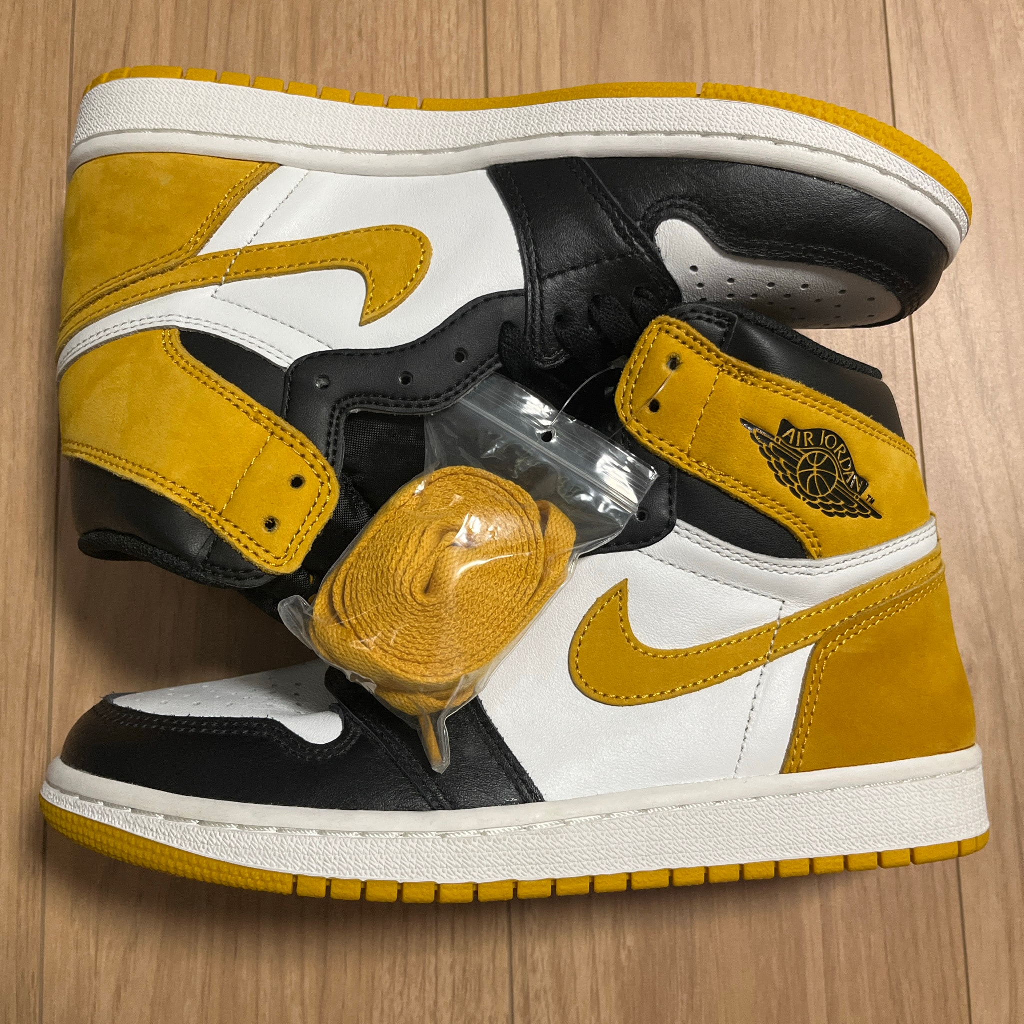 Nike Air Jordan 1 Retro High OG "Black Toe/Yellow Ochre"