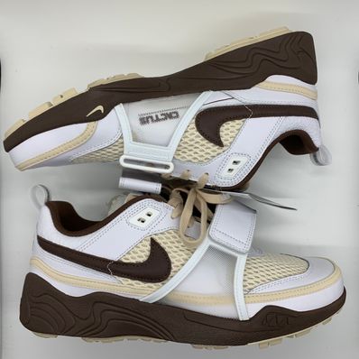 Travis Scott × Nike Zoom Field Jaxx "White and Light Chocolate"