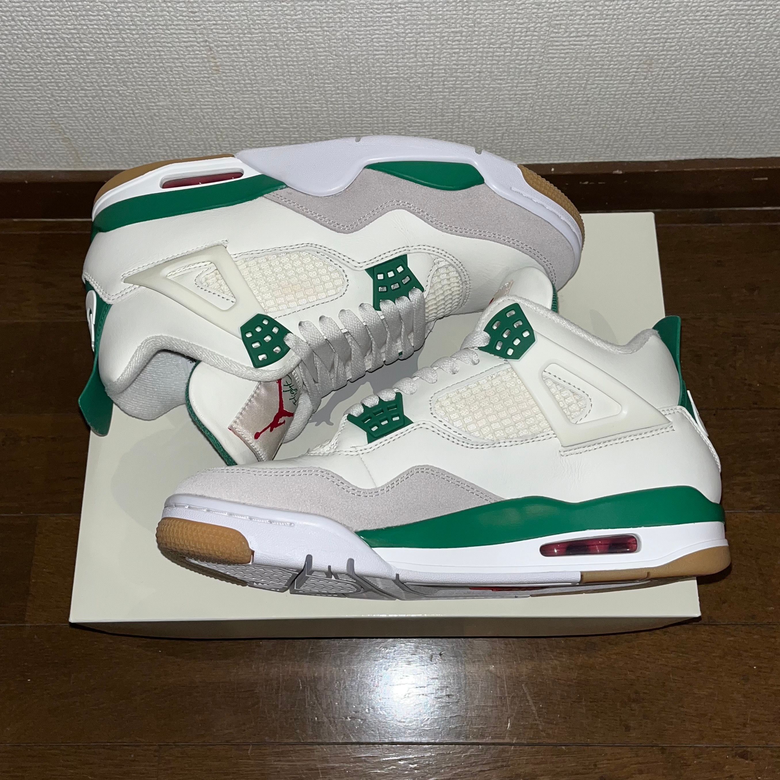 Nike SB × Air Jordan 4 Retro SP "Pine Green"