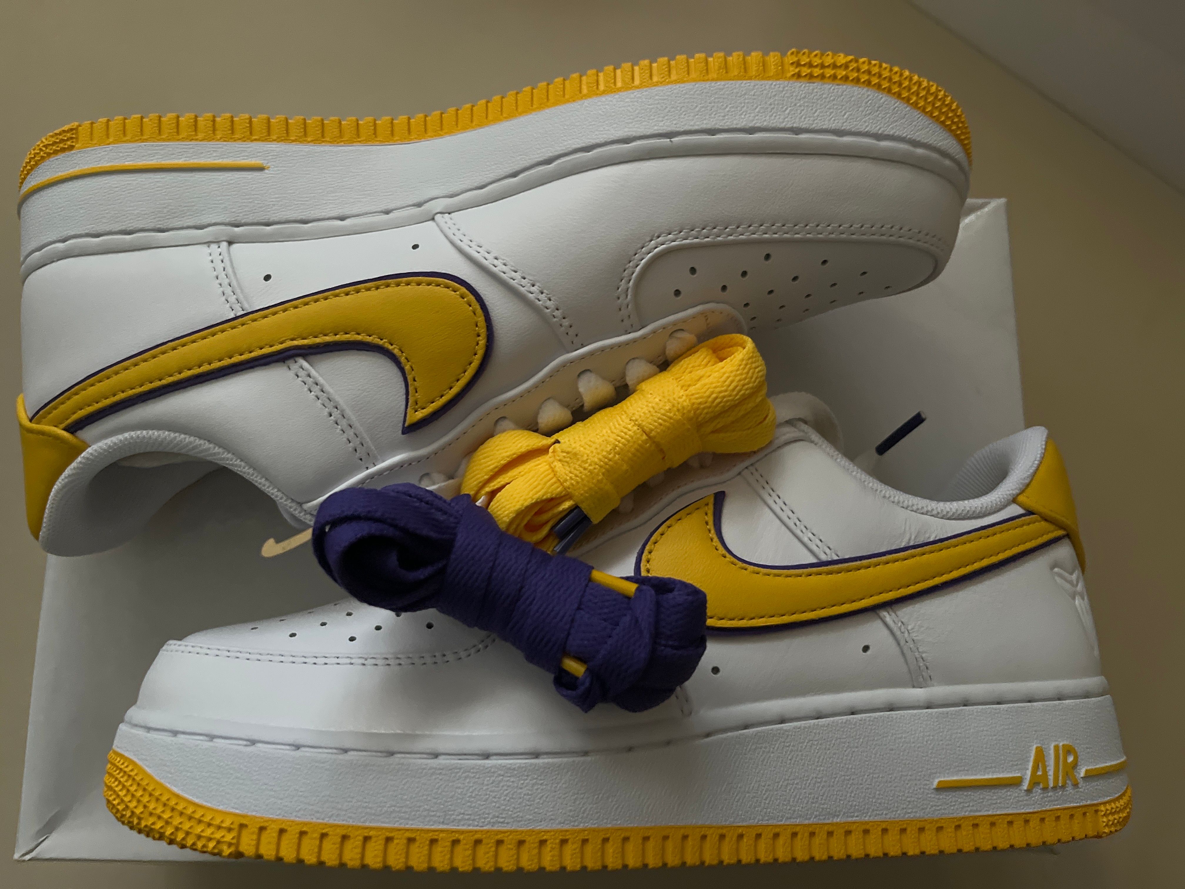 Kobe Bryant × Nike Air Force 1 Low Retro QS "Varsity Maize and Varsity Purple"