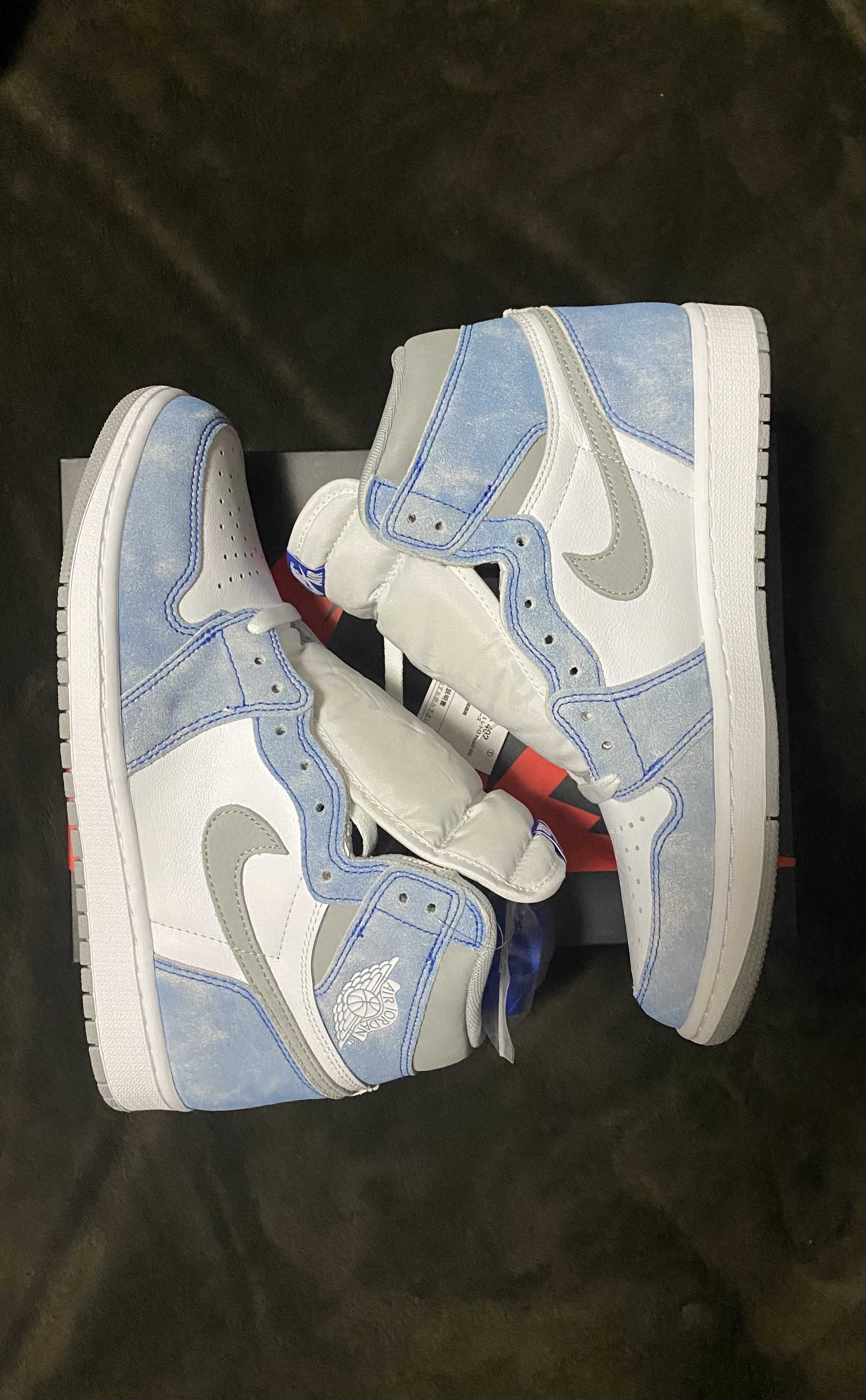 Nike Air Jordan 1 High OG "Hyper Royal"