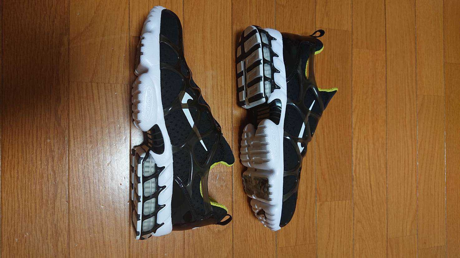 Stussy x Nike Air Zoom Kukini "Black/White/Bright Cactus"