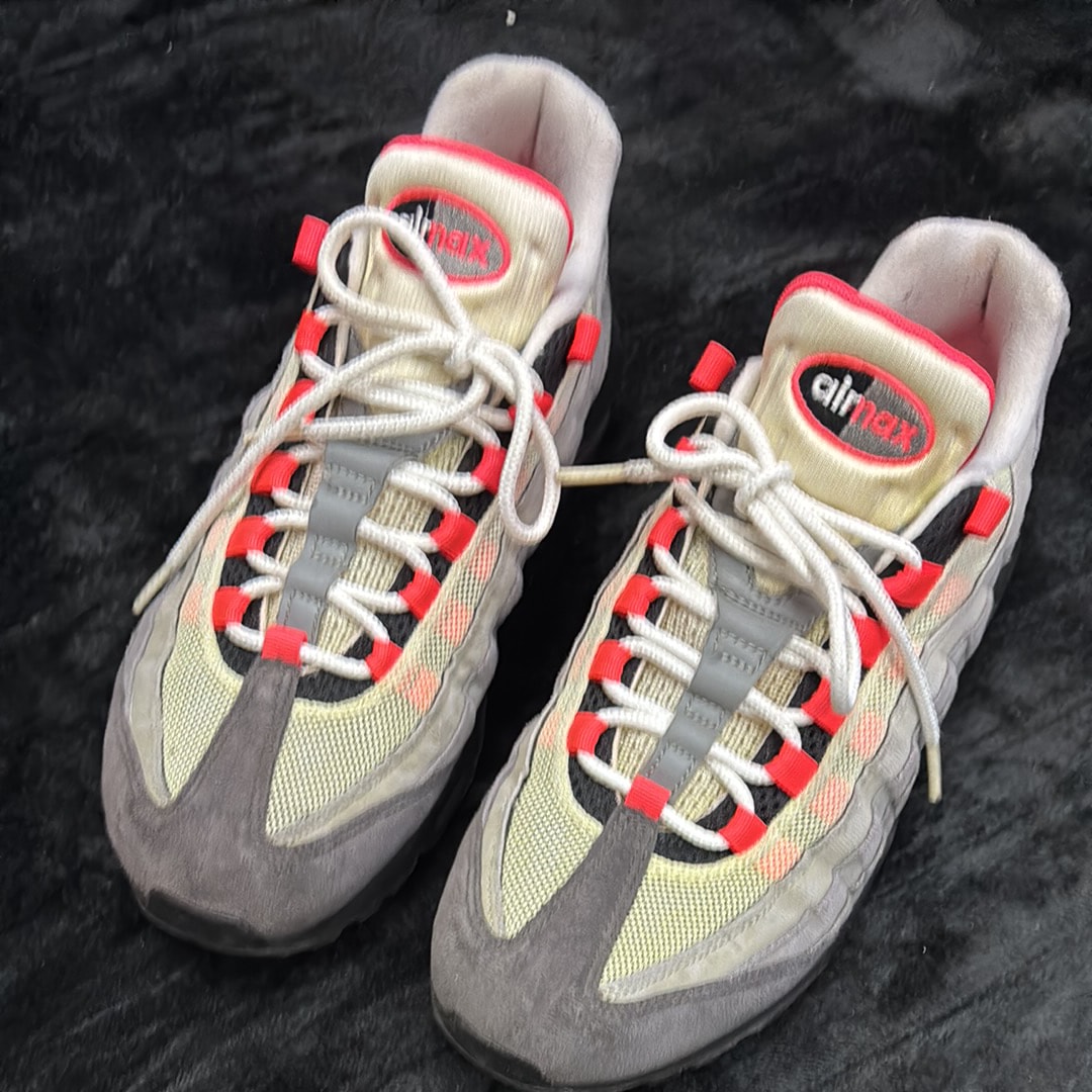 ナイキ エアマックス95 OG "ホワイト/ソーラーレッド"