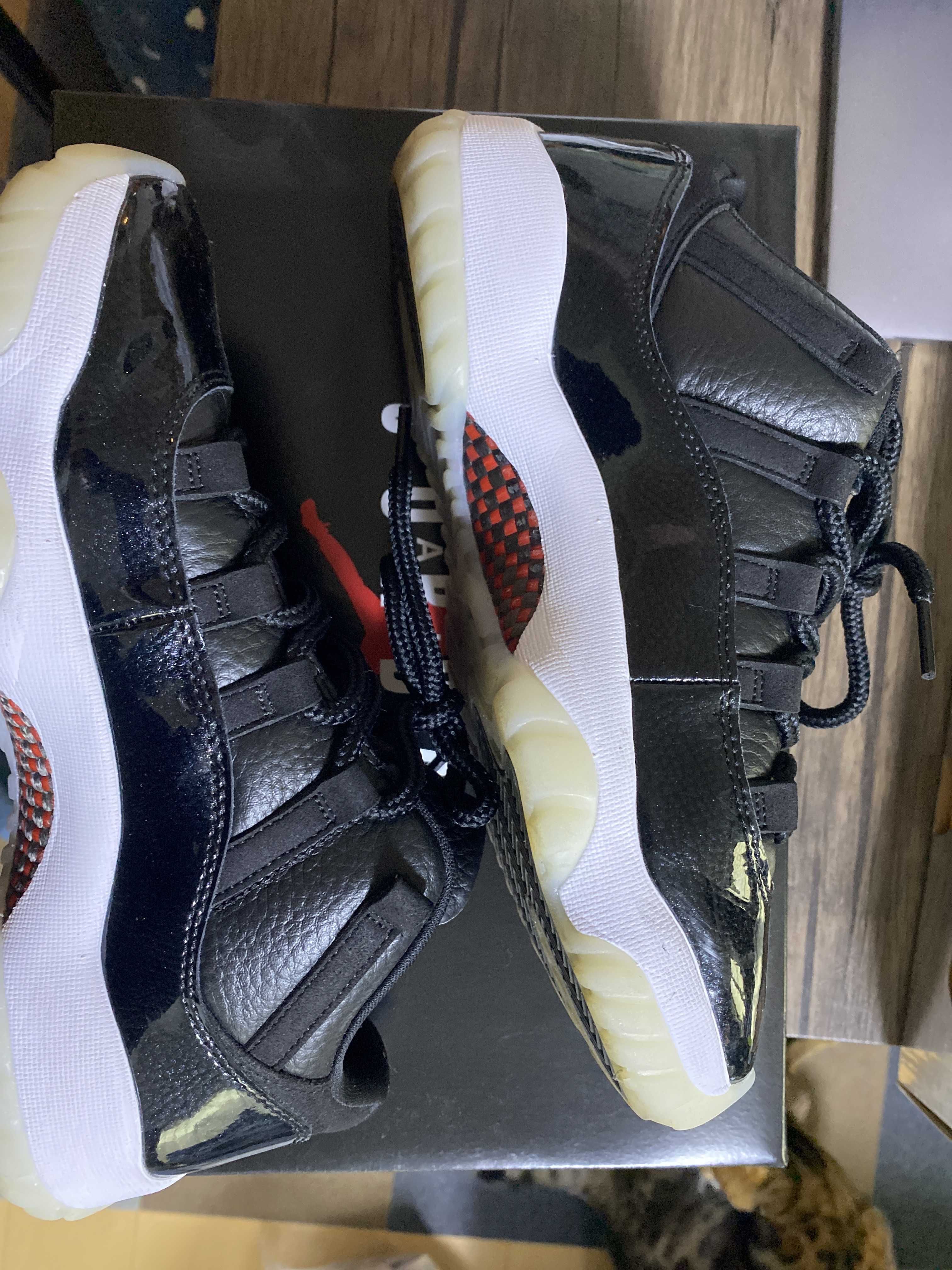 Nike Air Jordan 11 Low "72-10" 