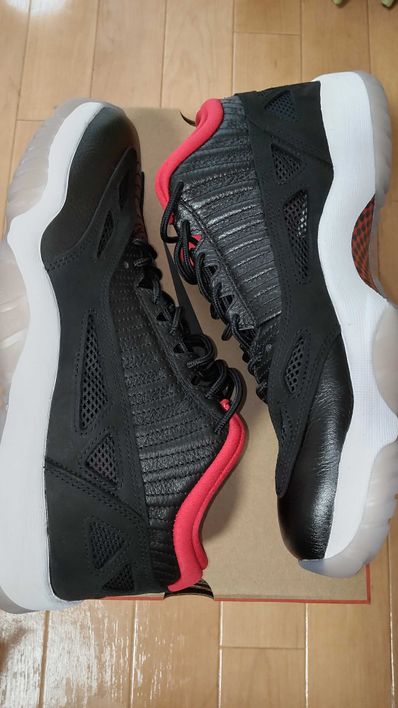 Air Jordan 11 Low IE "Bred"