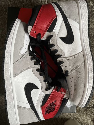 Nike Air Jordan 1 High OG "White/Black/Light Smoke Grey"