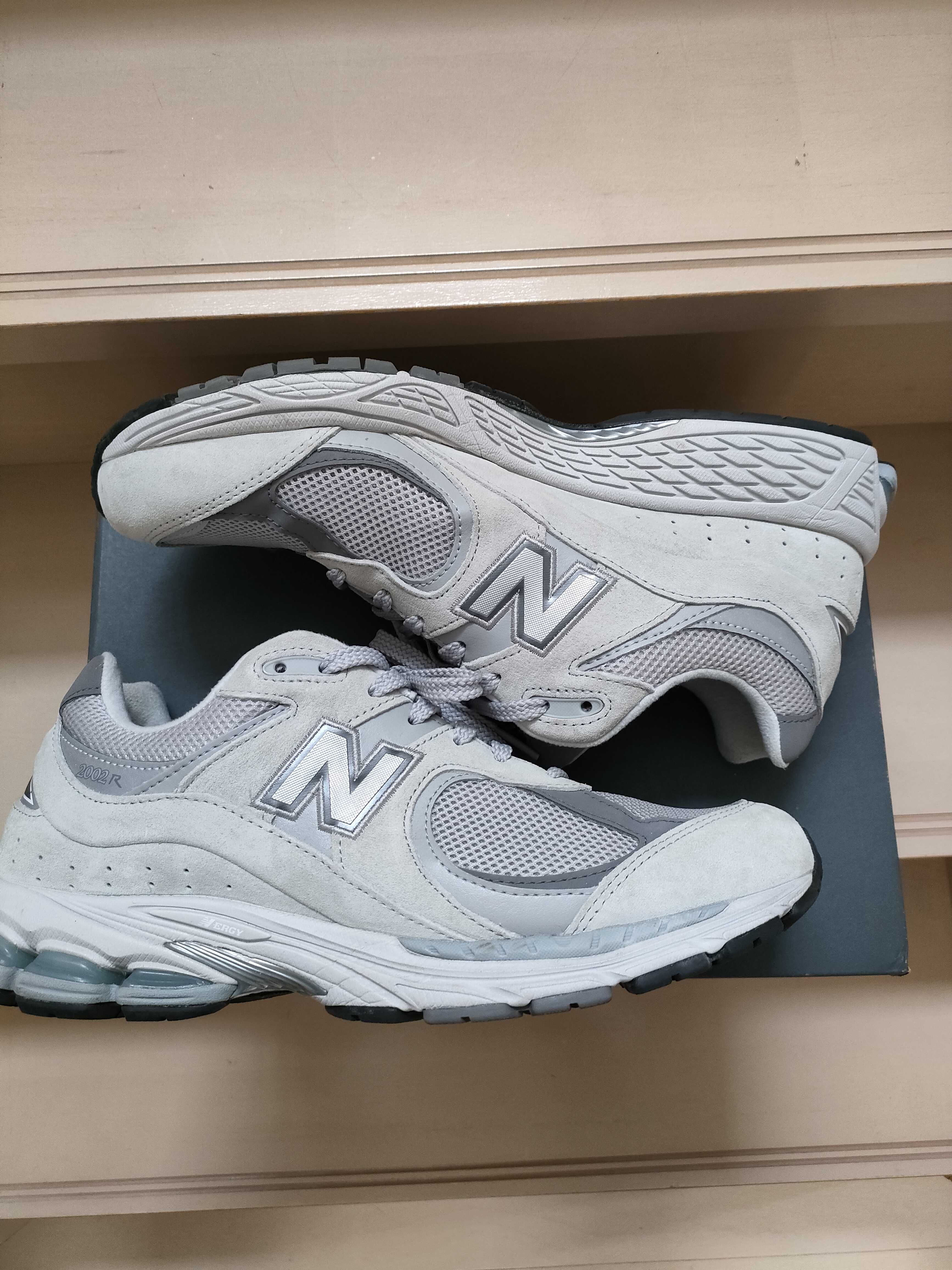 New Balance 2002R "Gray"