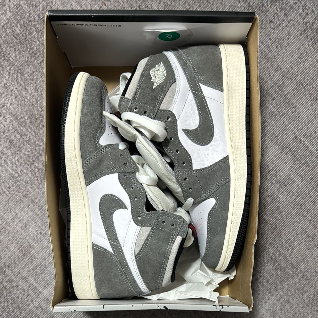 Nike GS Air Jordan 1 Retro High OG "Black and Smoke Grey"
