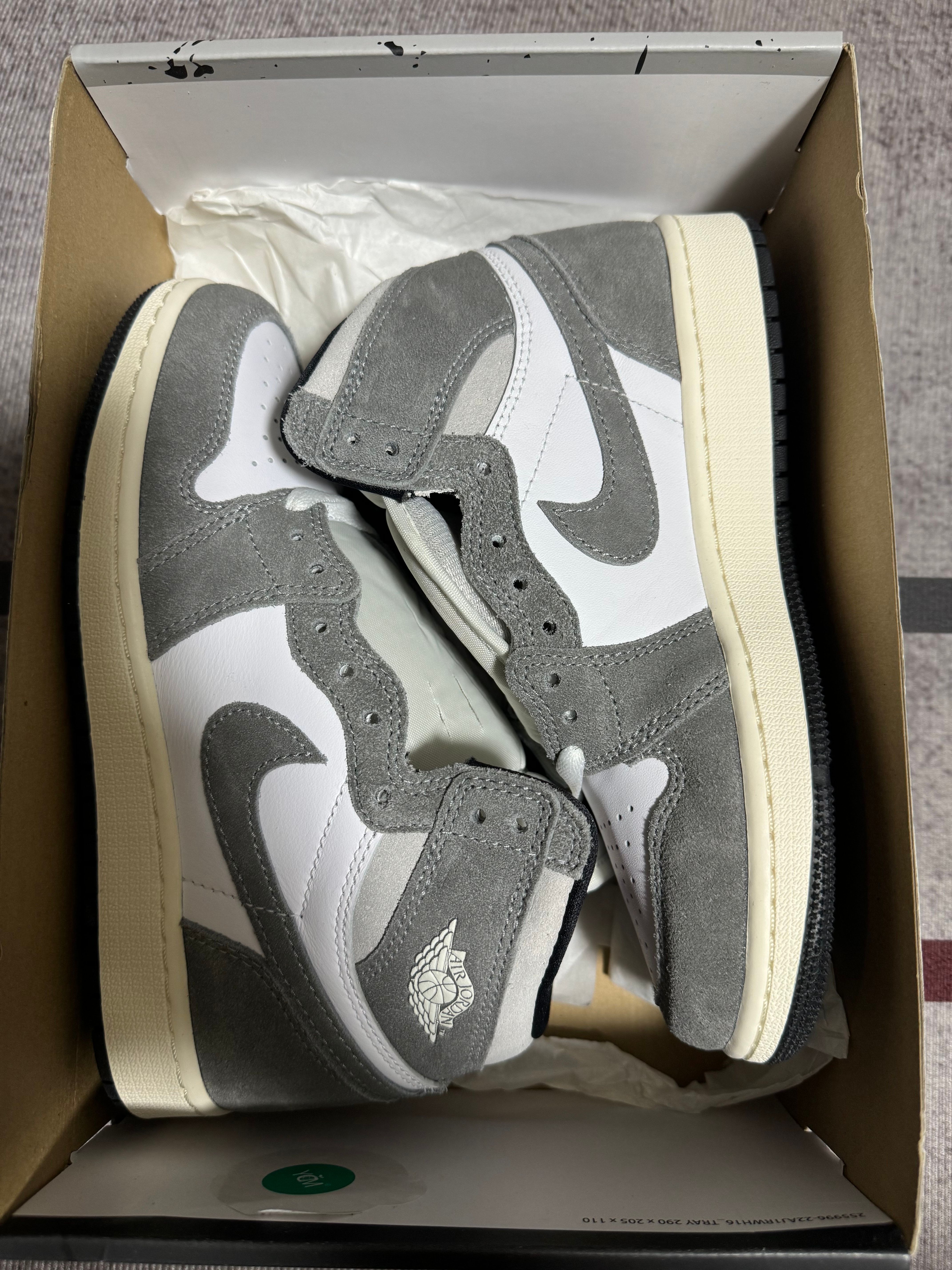 Nike GS Air Jordan 1 Retro High OG "Black and Smoke Grey"