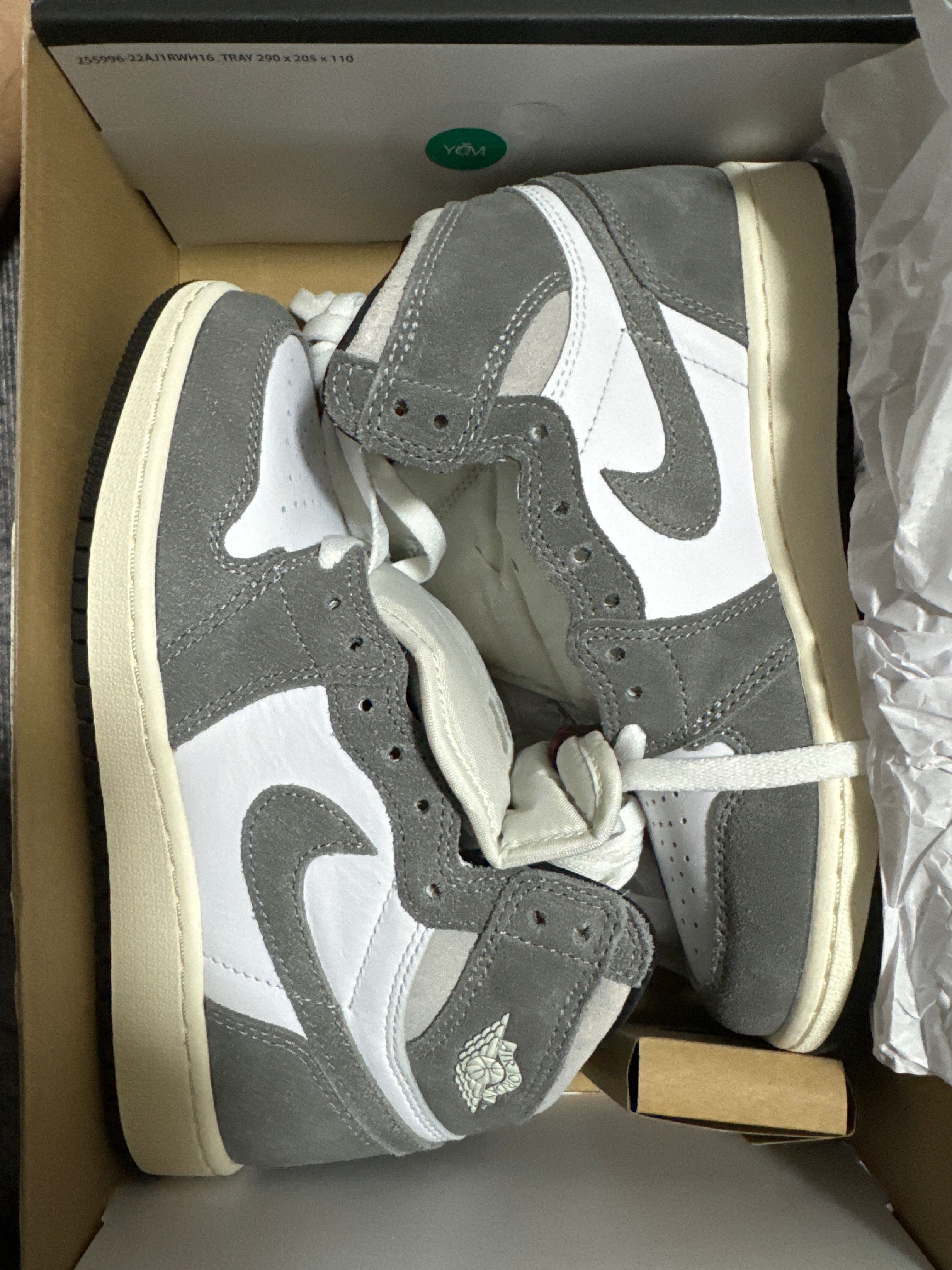 Nike GS Air Jordan 1 Retro High OG "Black and Smoke Grey"