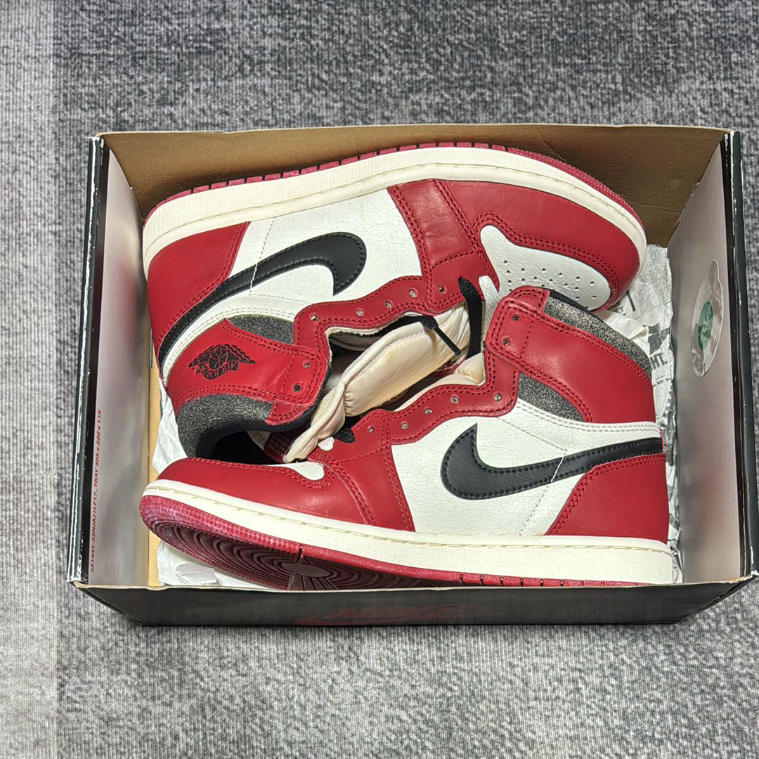 Nike Air Jordan 1 High OG "Lost & Found/Chicago"