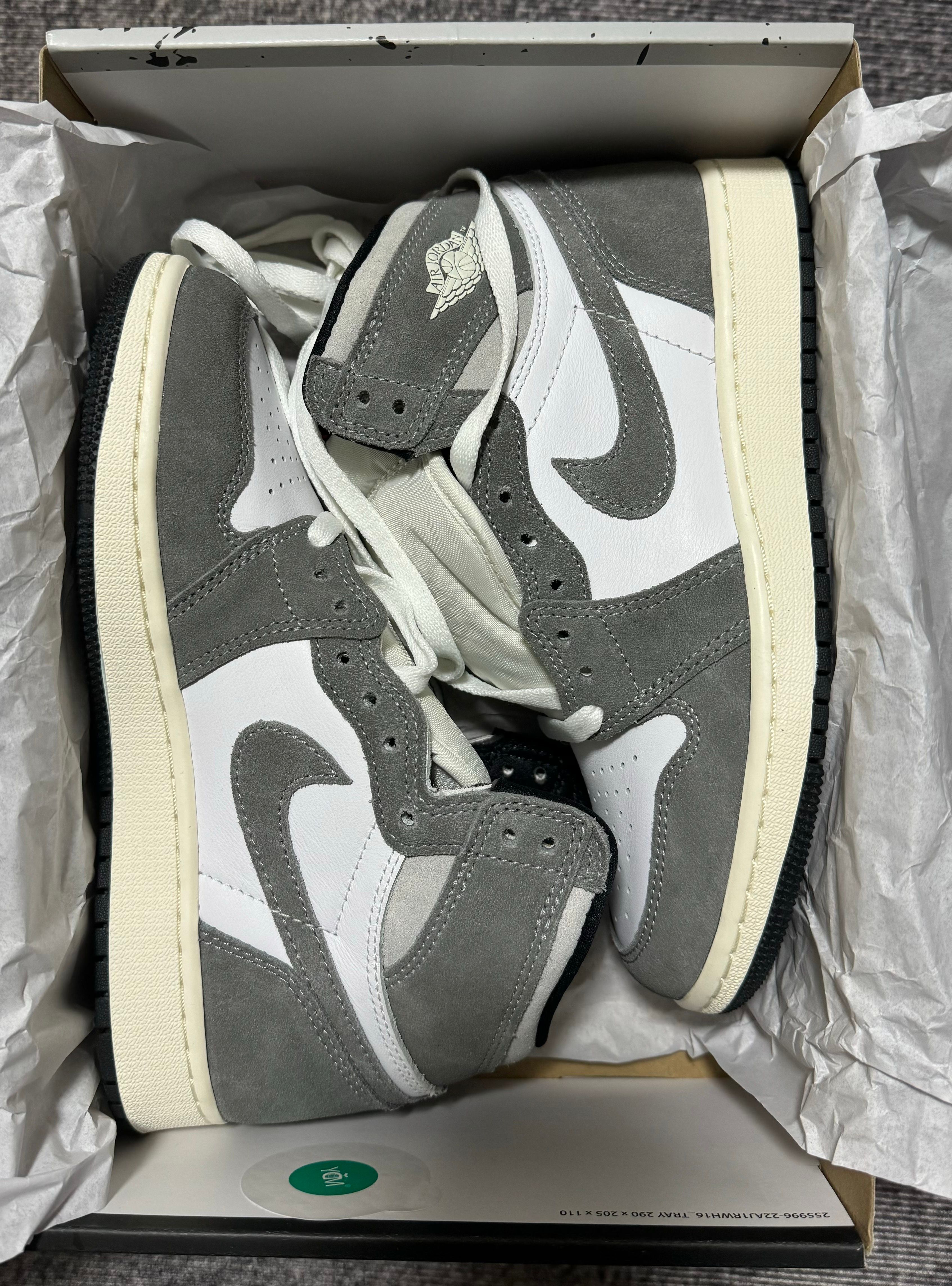 Nike GS Air Jordan 1 Retro High OG "Black and Smoke Grey"