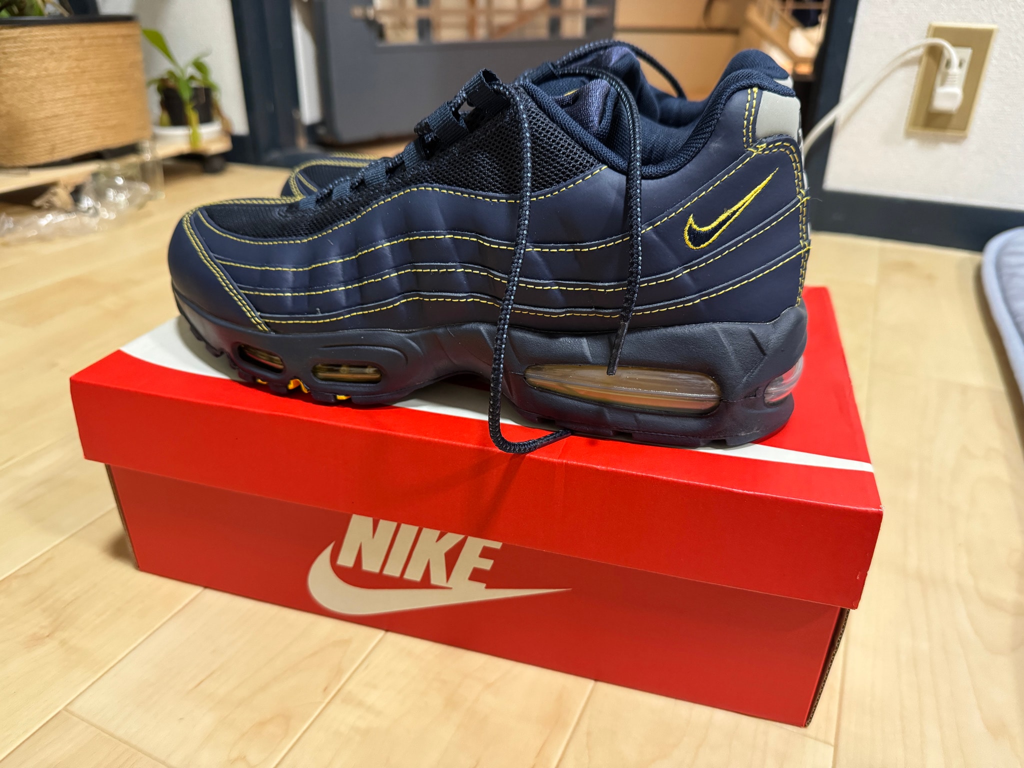 Nike Air Max 95 OG Big Bubble "Obsidian/Varsity Maize"
