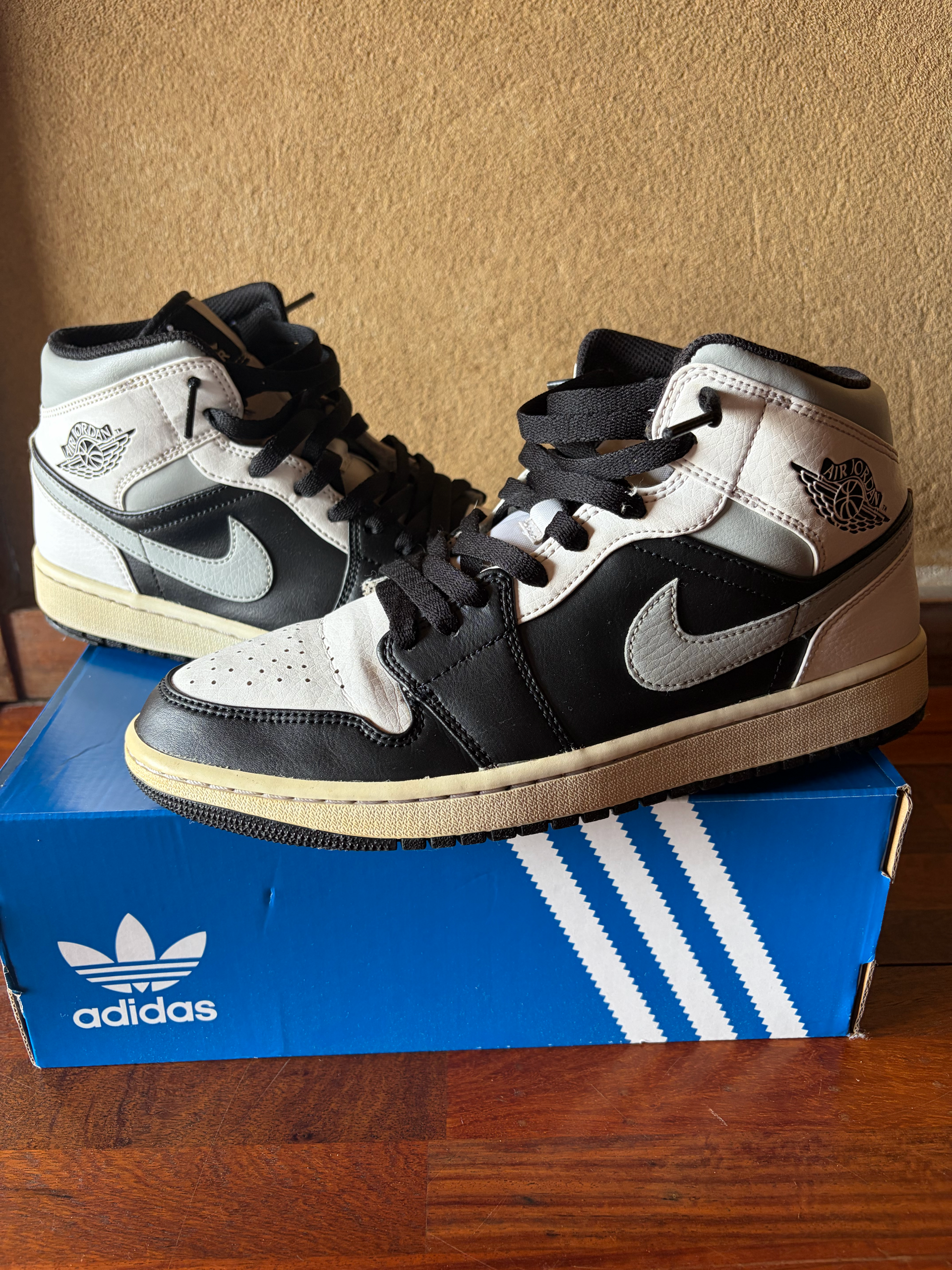 Nike Air Jordan 1 Mid "White Shadow"
