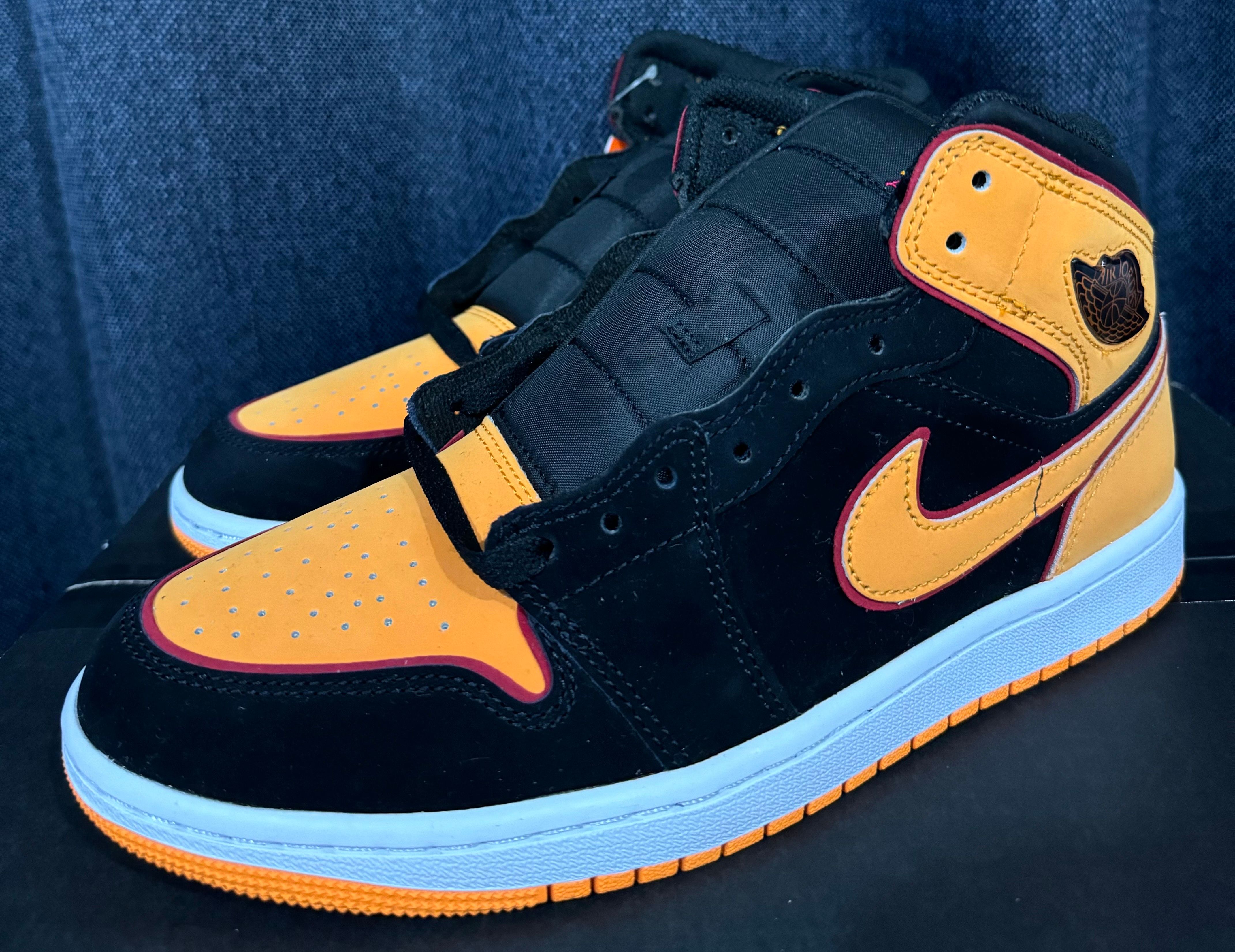 Nike Air Jordan 1 Mid SE "Vivid Orange"