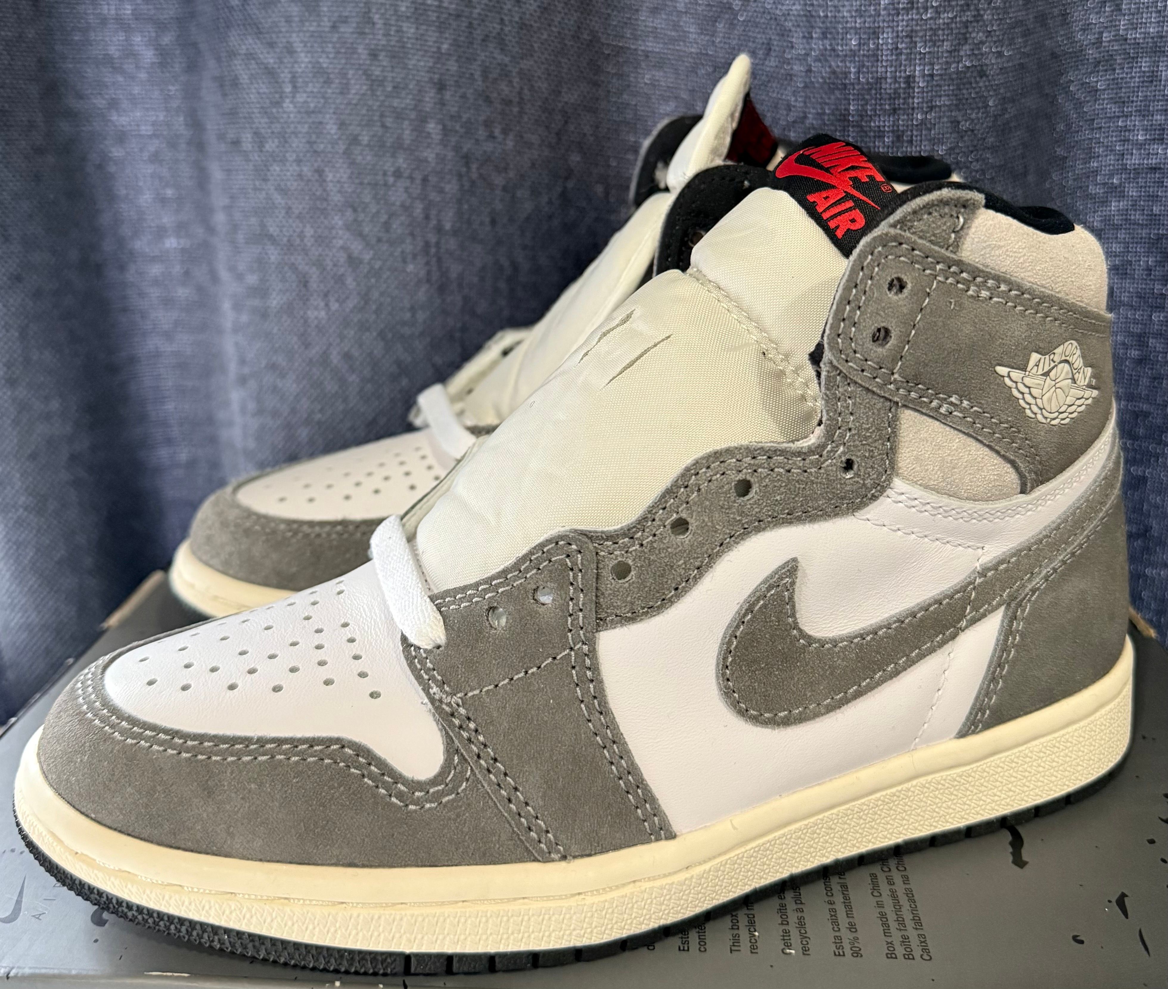 Nike Air Jordan 1 Retro High OG "Black and Smoke Grey"