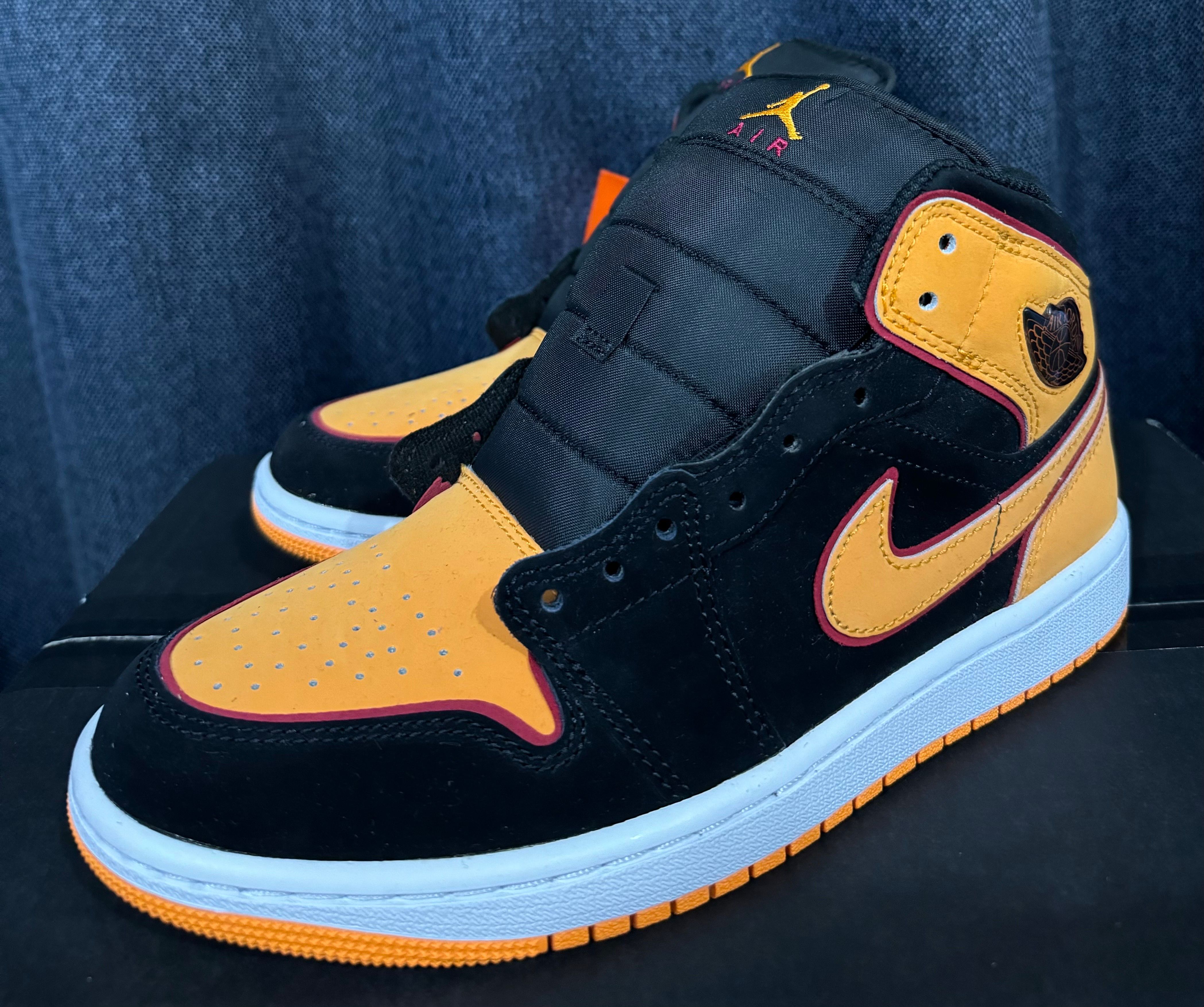 Nike Air Jordan 1 Mid SE "Vivid Orange"