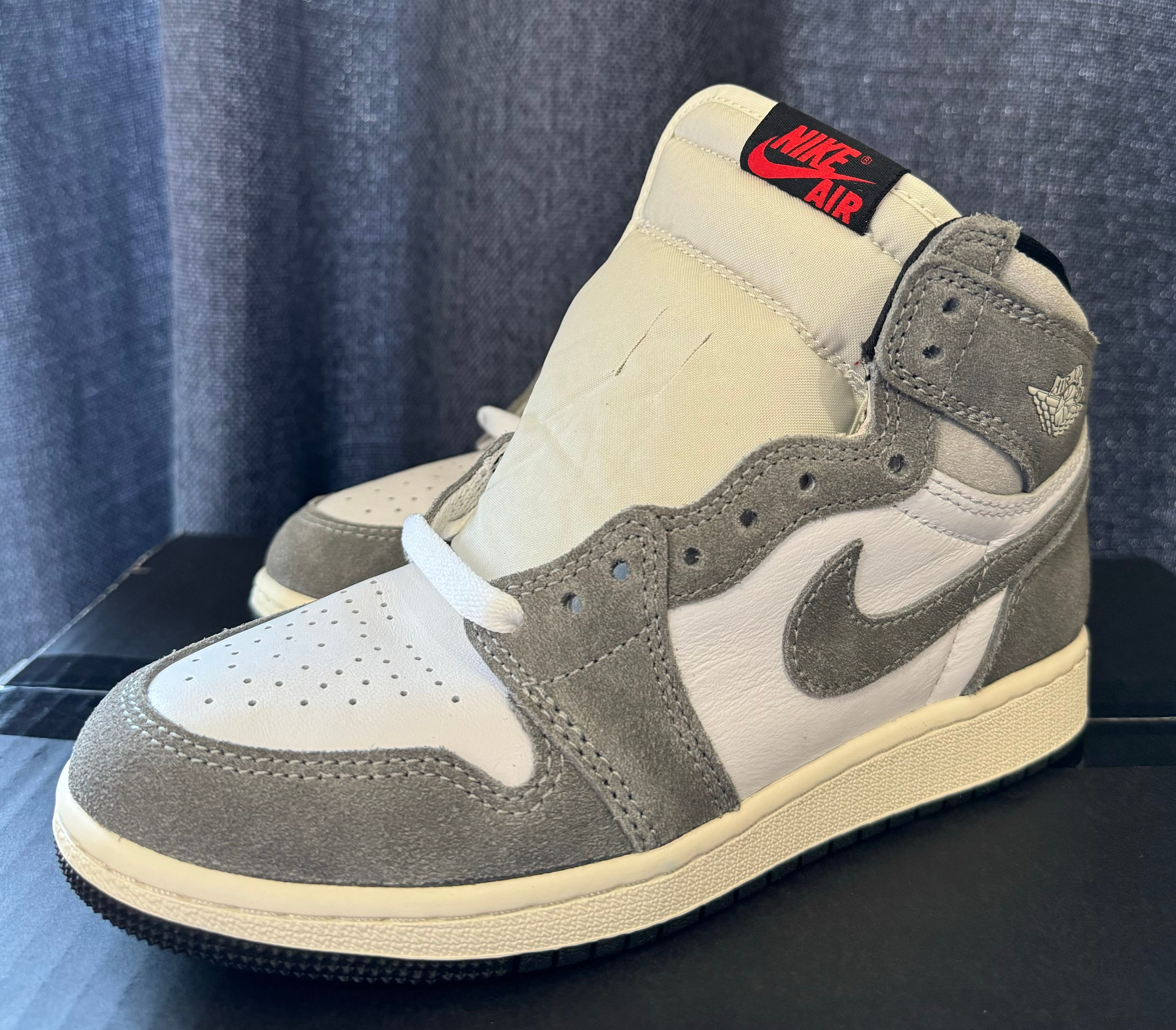 Nike GS Air Jordan 1 Retro High OG "Black and Smoke Grey"