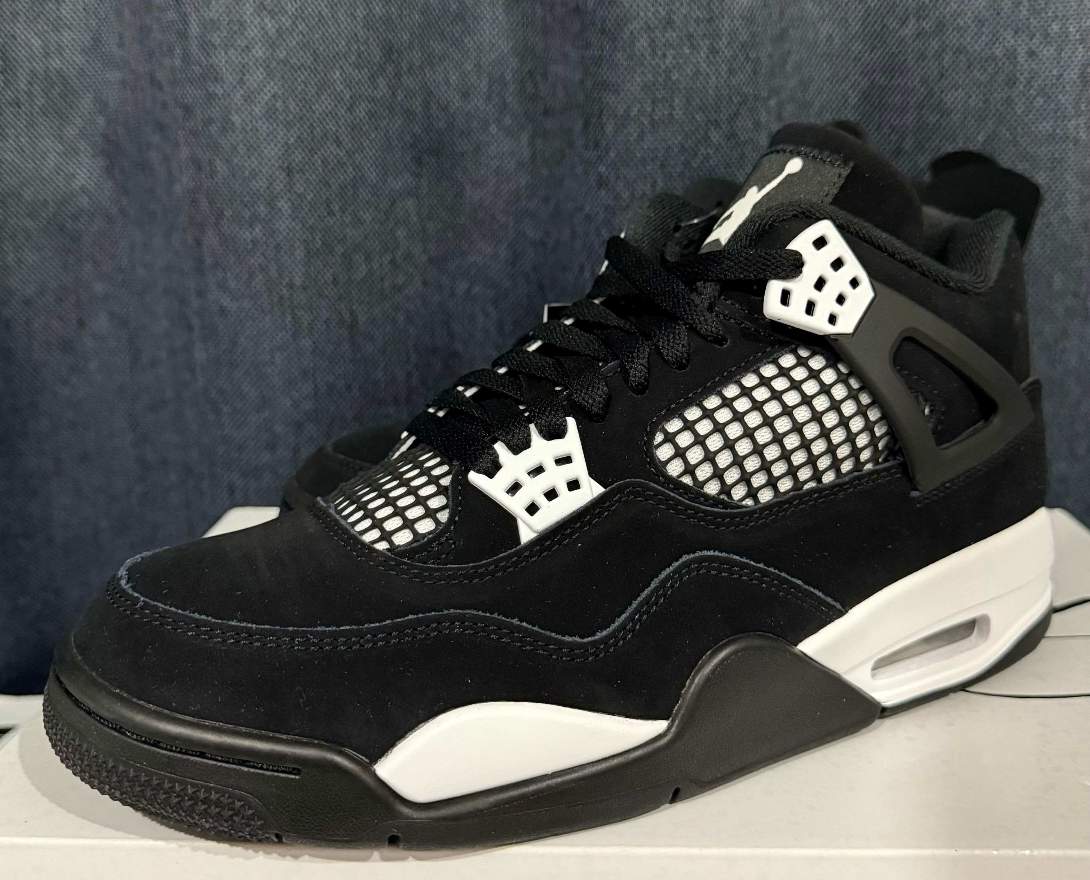 Nike Air Jordan 4 Retro "White Thunder"