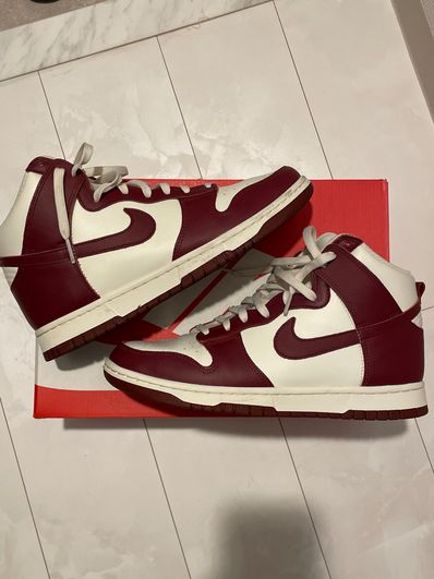 NIKE Women's DUNK HIGH "TEAM RED"