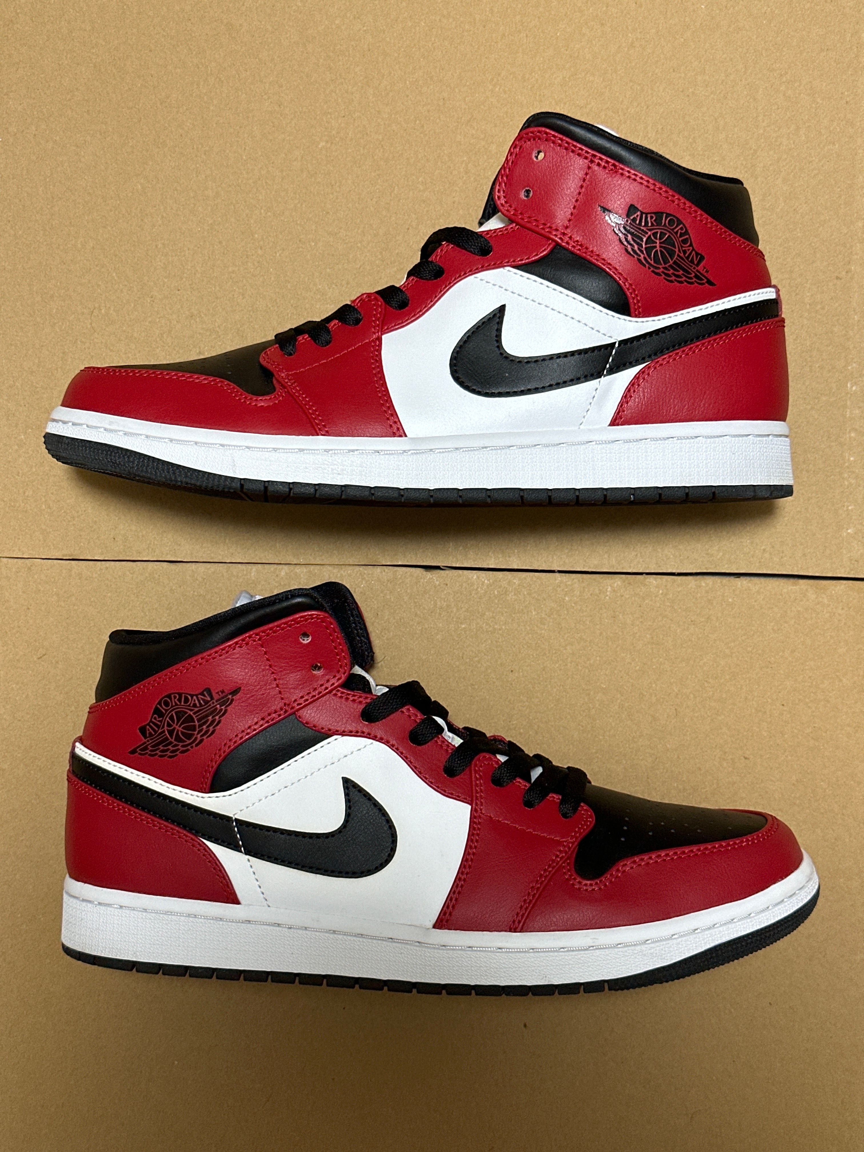 Nike Air Jordan 1 Mid "Chicago Black Toe"