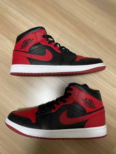 Nike Air Jordan 1 Mid "Bred"