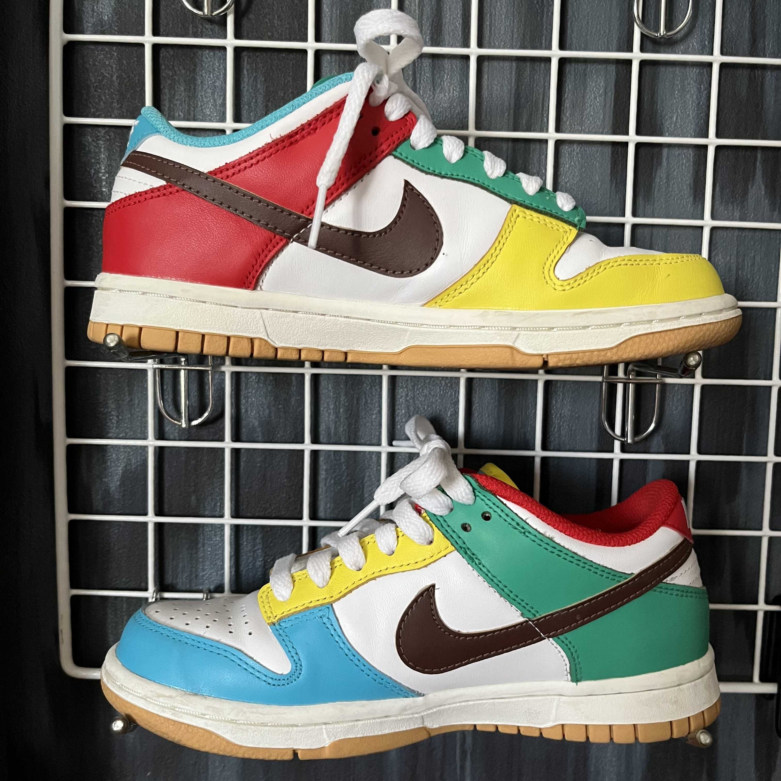 NIKE GS DUNK LOW SE "FREE 99" "LIGHT CHOCOLATE/ROMA GREEN"