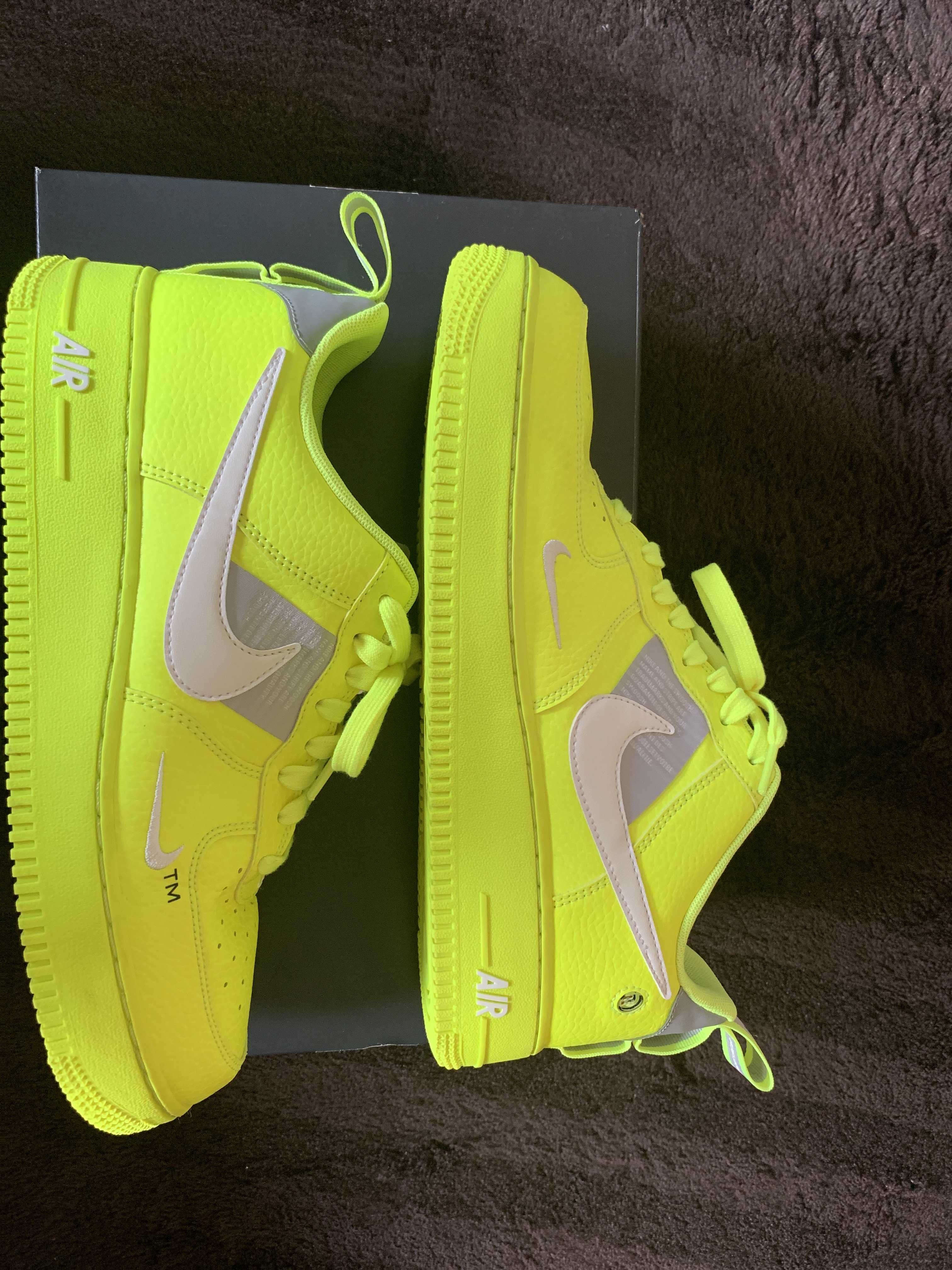 Nike Air Force 1 Low Utility "Volt/White/Black/Wolf Grey"