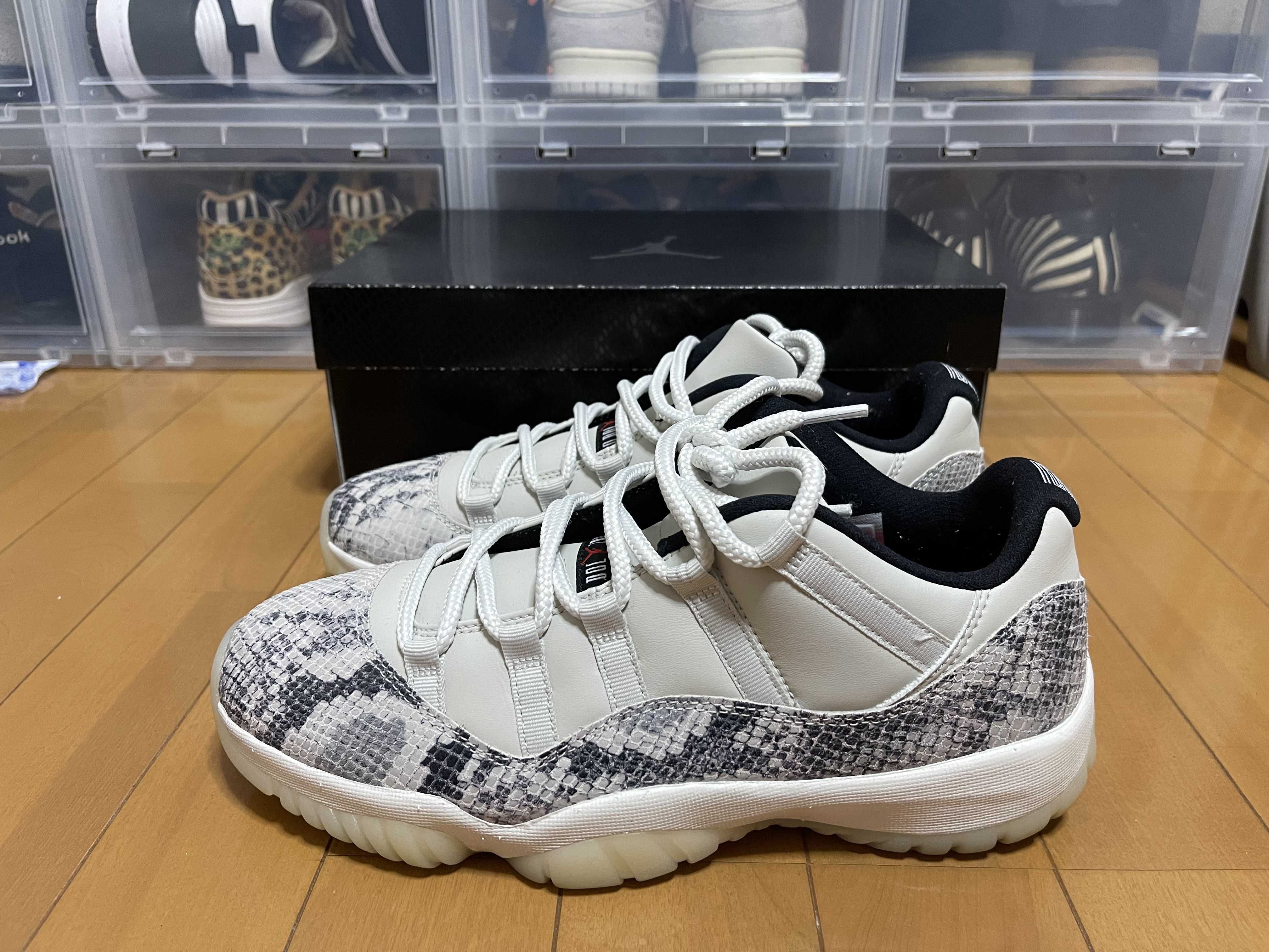 Nike Air Jordan 11 Low Snakeskin "Light Bone/University Red/Sail/Black"