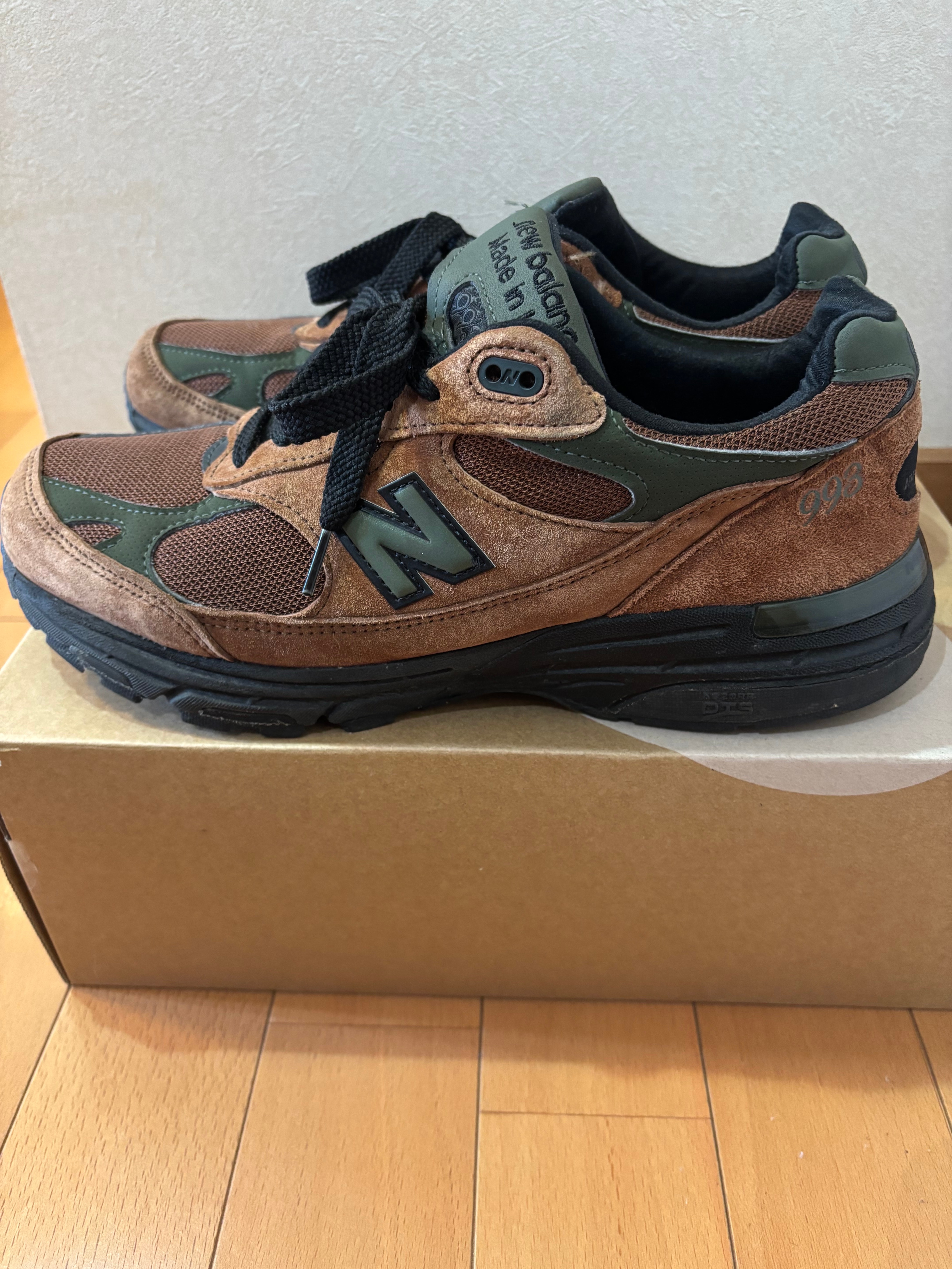 エメレオンドレ × ニューバランス 993 