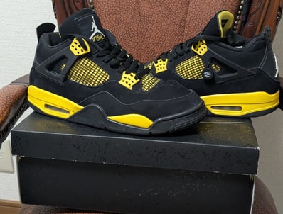 Nike Air Jordan 4 Retro "Thunder"(2023)
