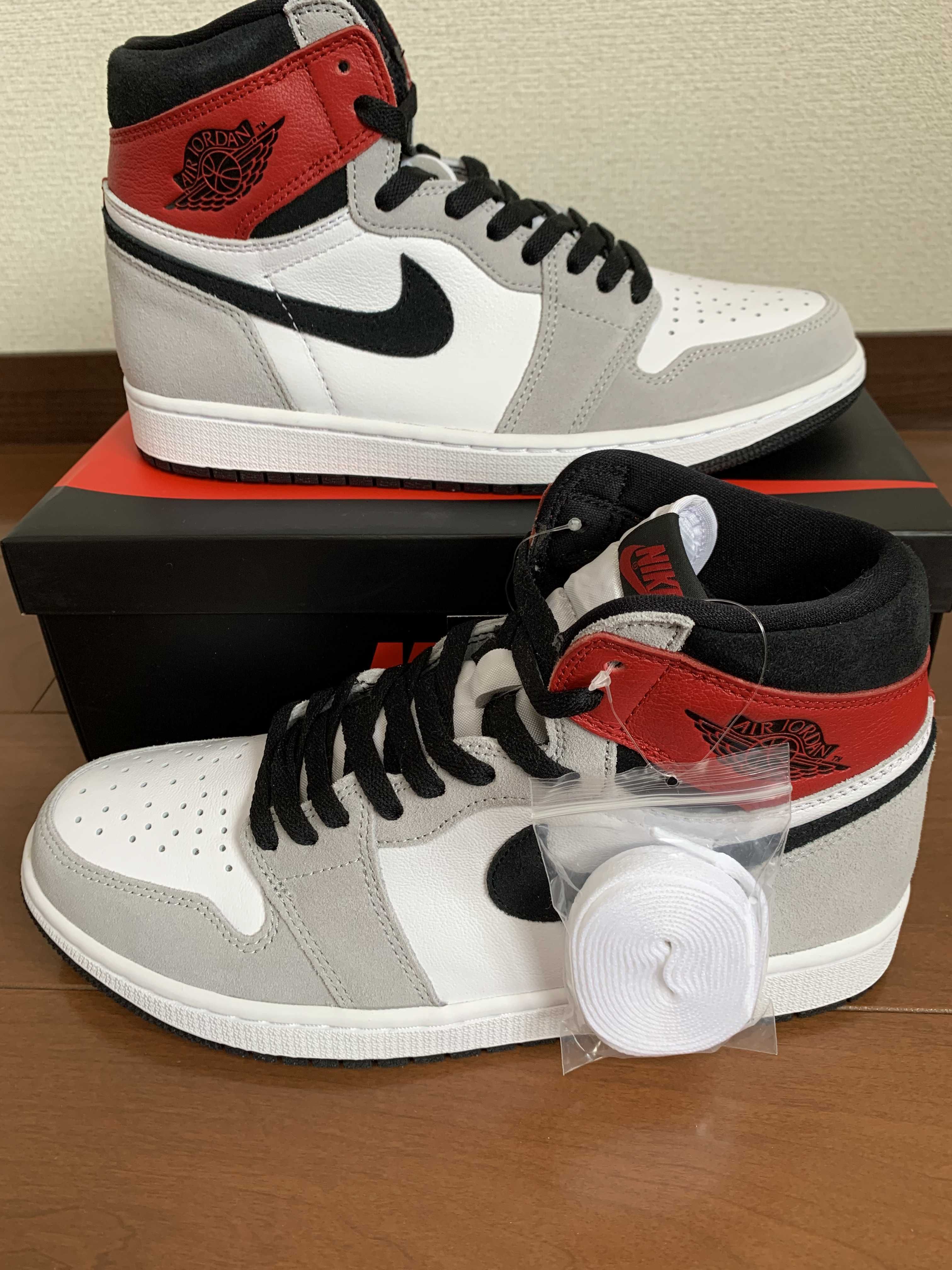 Nike Air Jordan 1 High OG "White/Black/Light Smoke Grey"