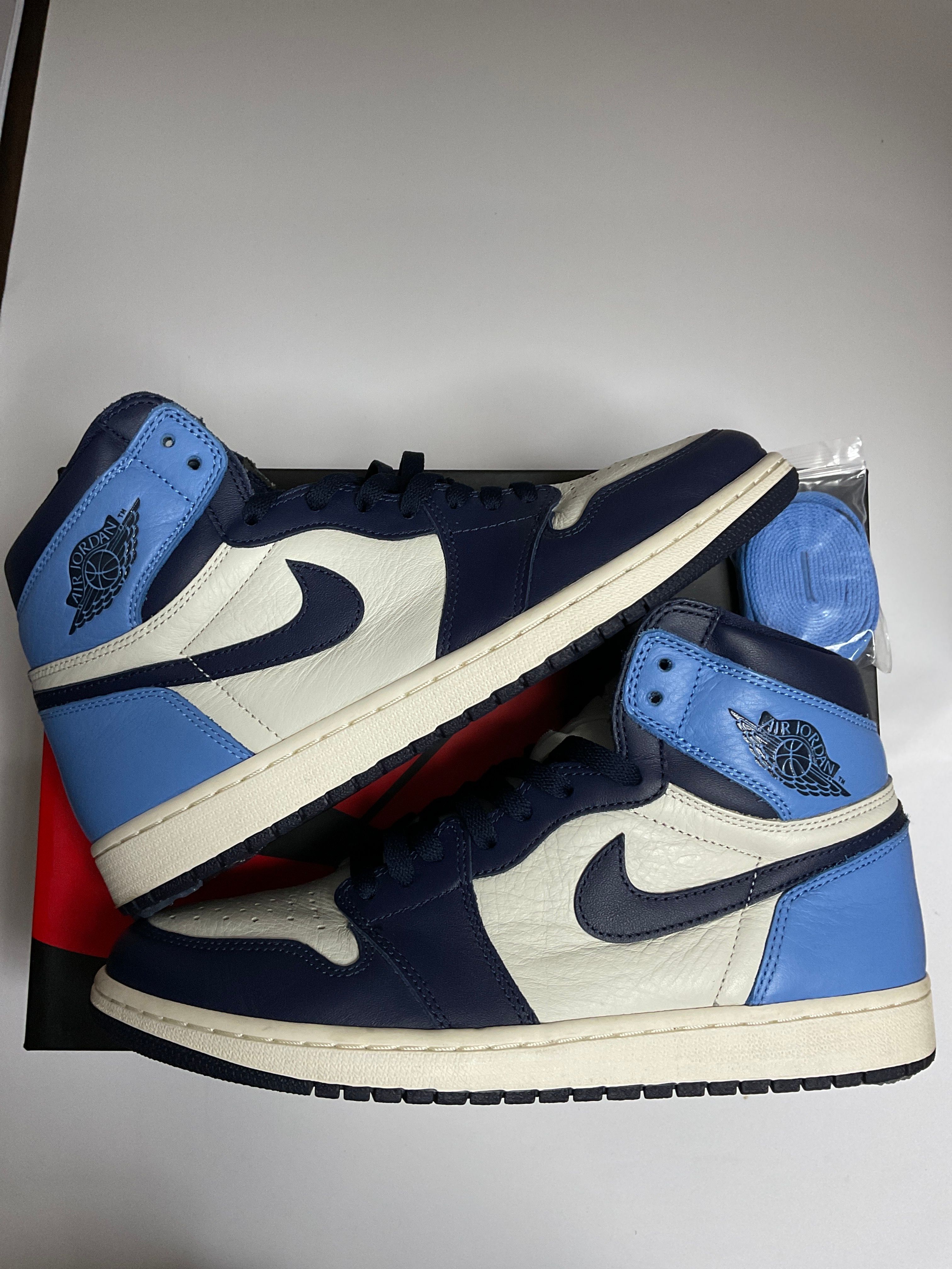 Nike Air Jordan 1 Retro High OG "Obsidian/University Blue"