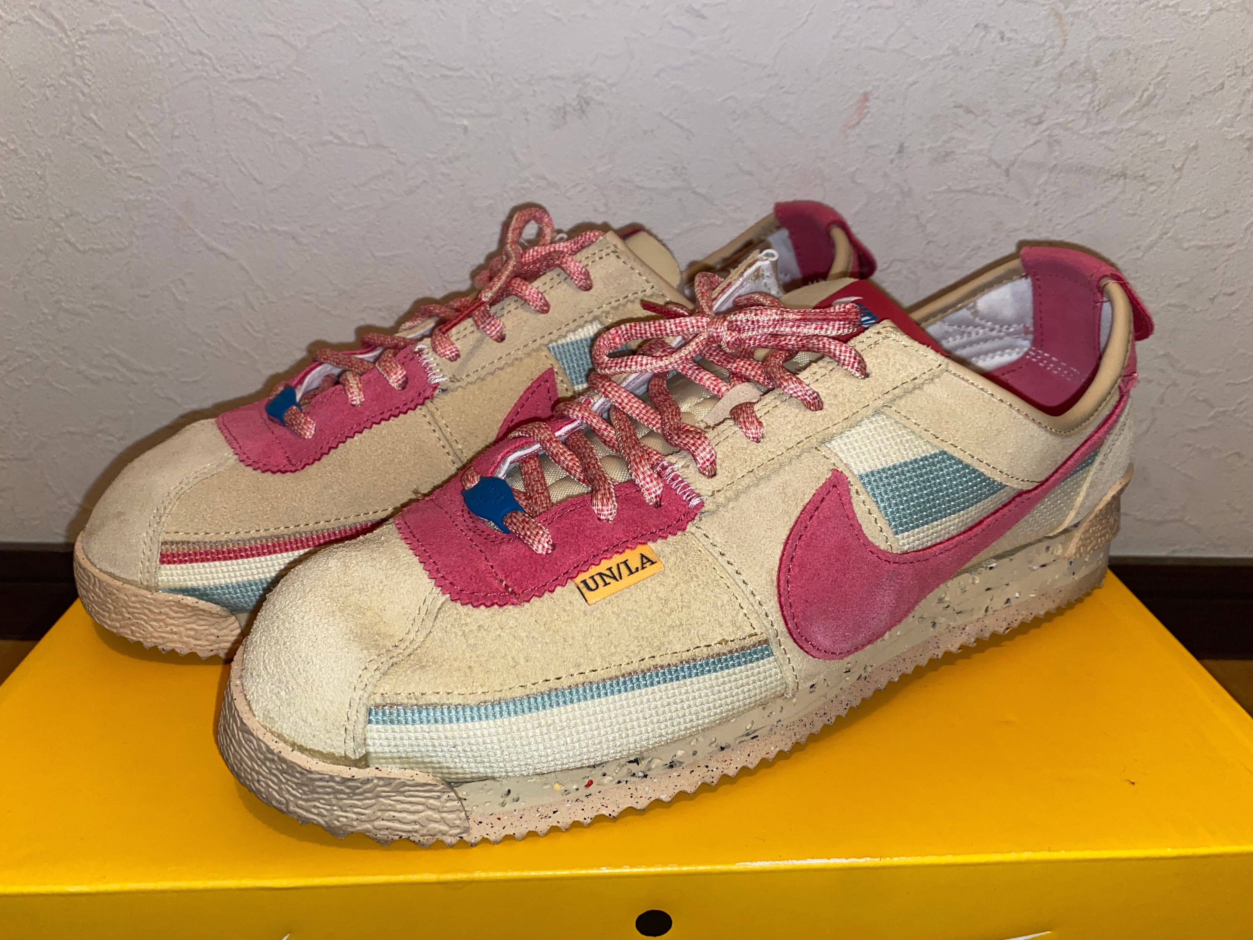 ユニオン × ナイキ コルテッツ "レッド/ベージュ"