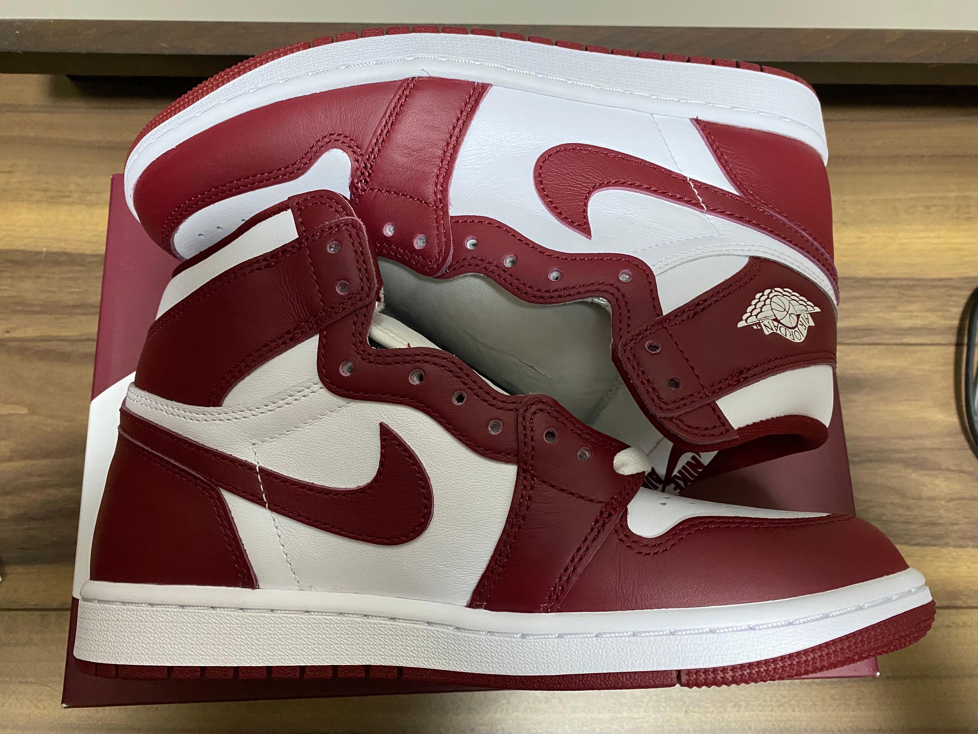 Nike Air Jordan 1 Retro High OG "Artisanal Red"