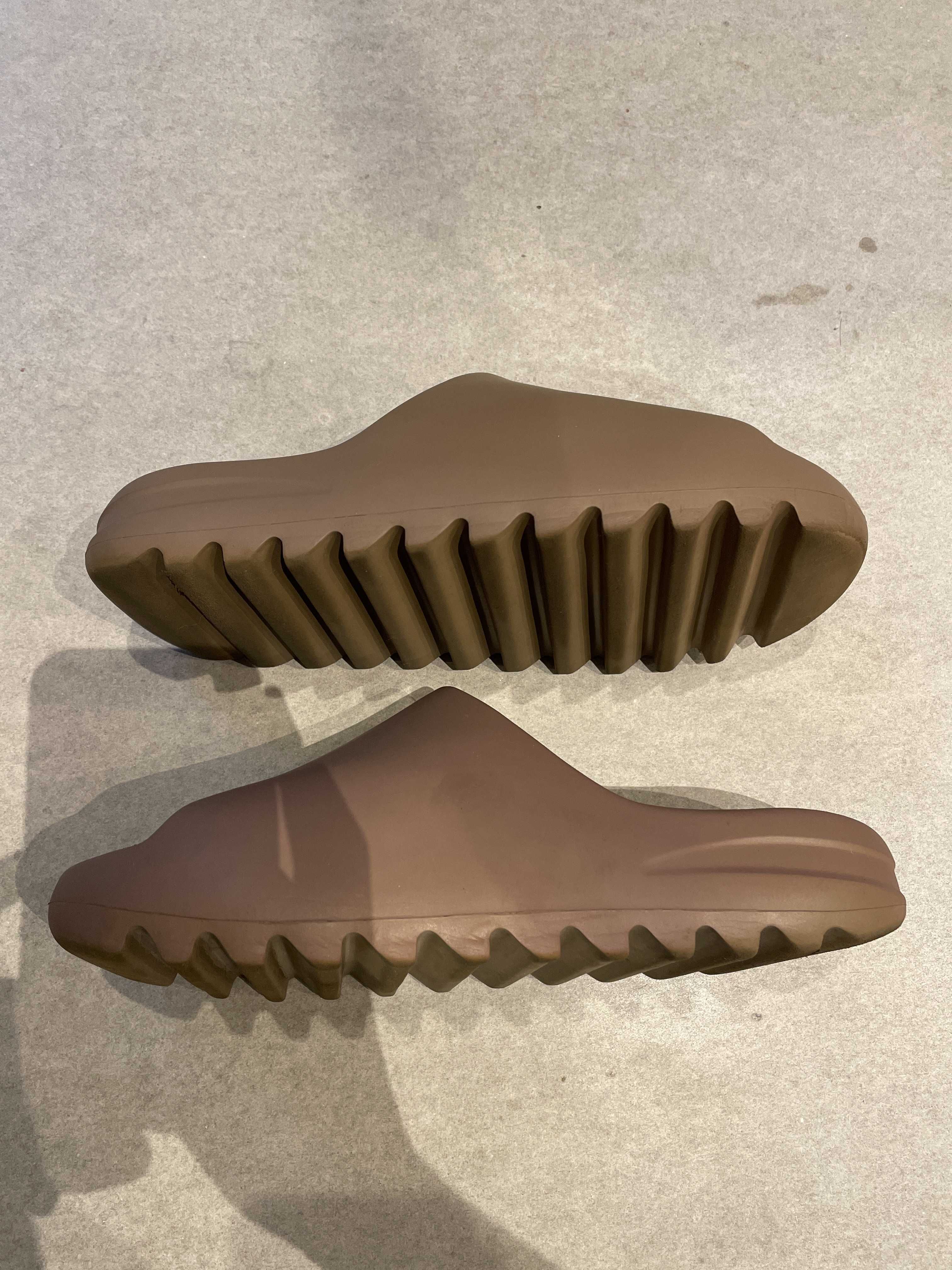 adidas YEEZY Slide "Core"